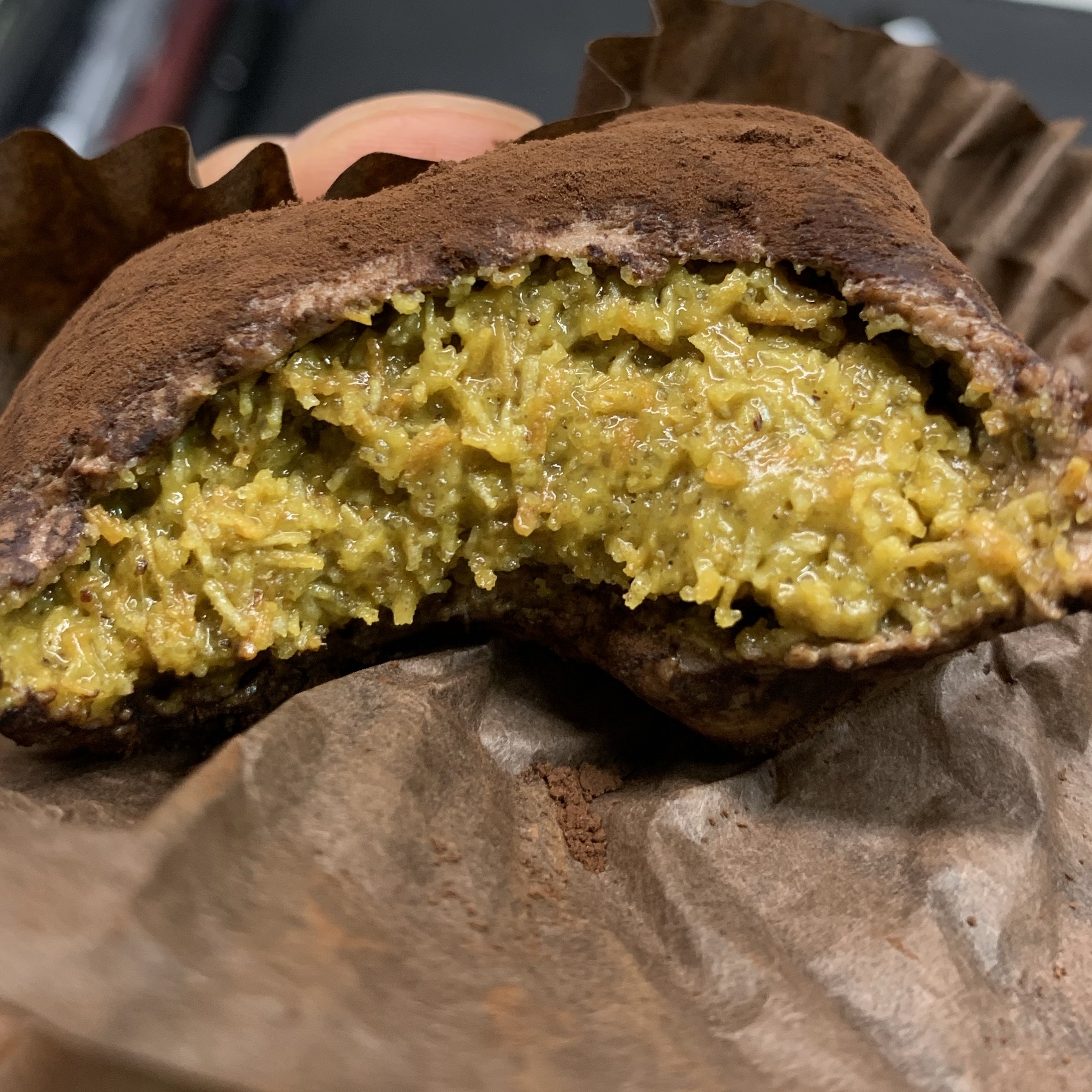 [KREAM 단독] tongtonge Dubai Style Chewy Cookies Pistachio Set 착용 스타일