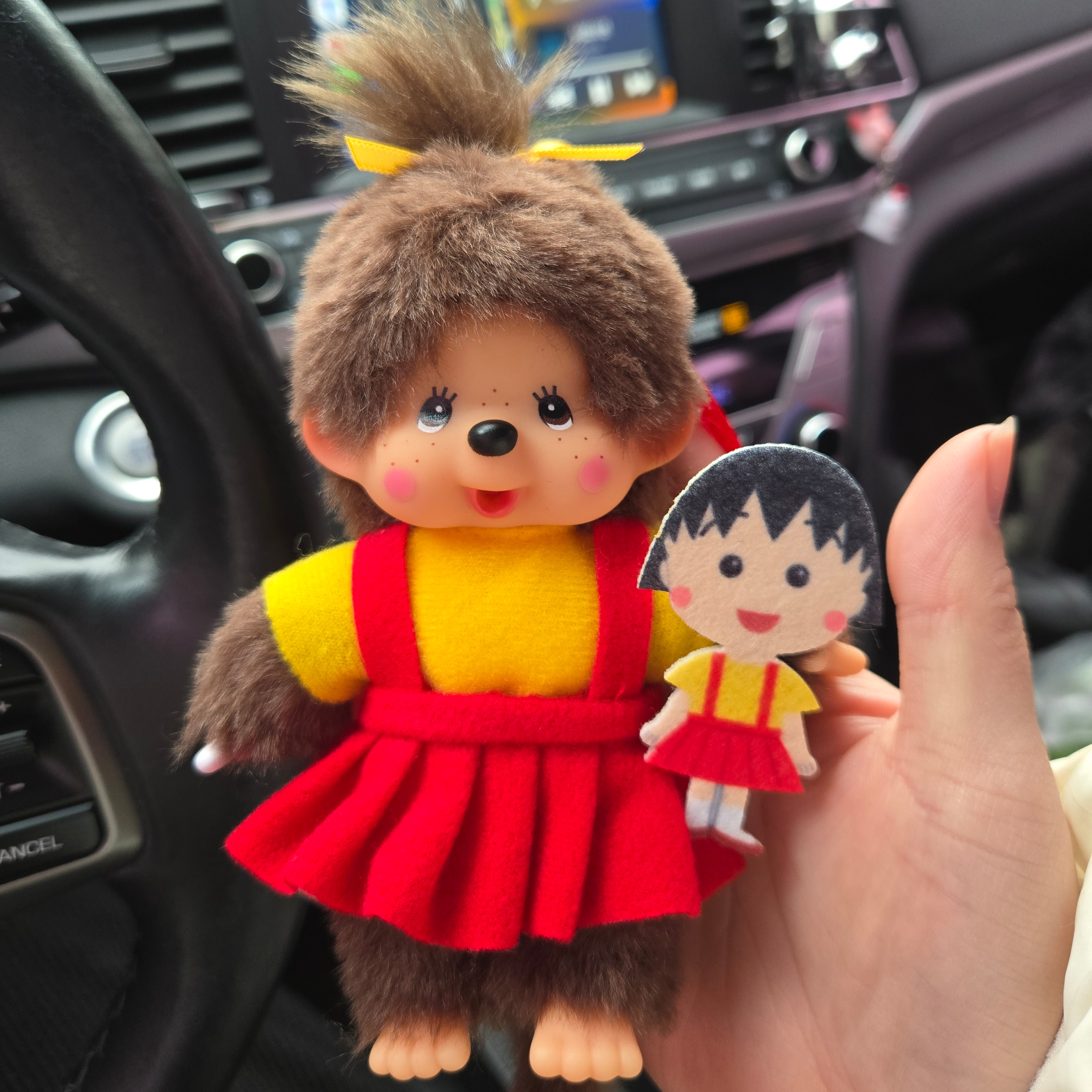 Monchhichi x ChibiMaruko-chan Keychain 착용 스타일 - 1