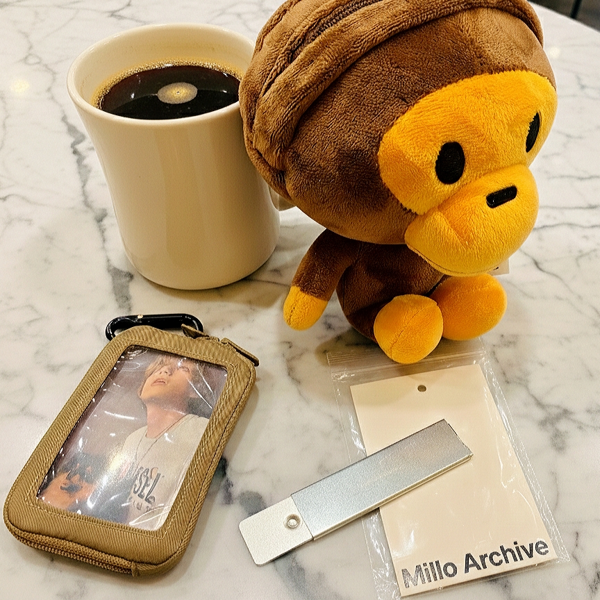 Millo Archive Campaign Logo Box Cutter Silver, Human Made Military Card Case Beige 착용 스타일 - 1