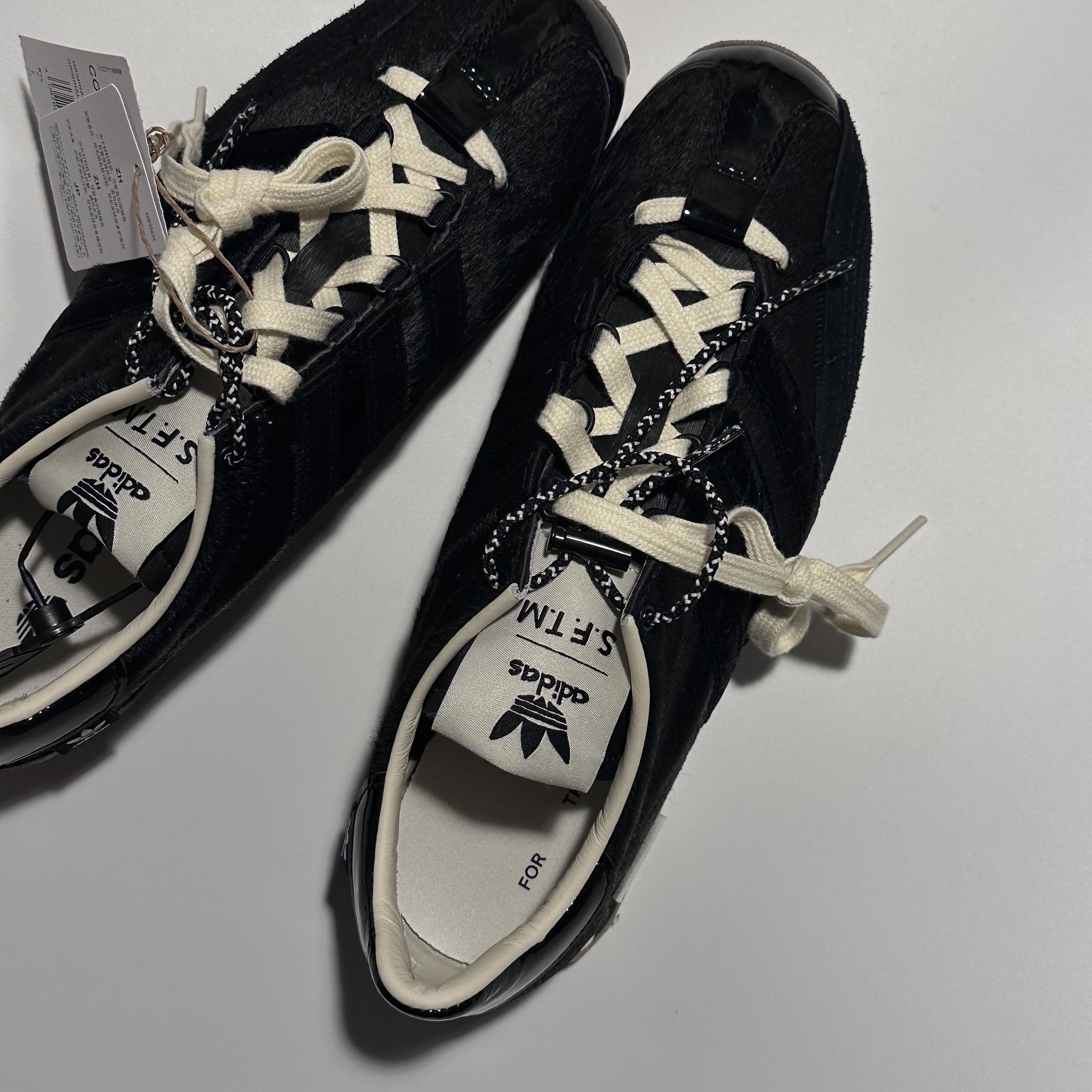 Adidas x Song for the Mute Country OG Core Black Cream White 착용 스타일 - 1