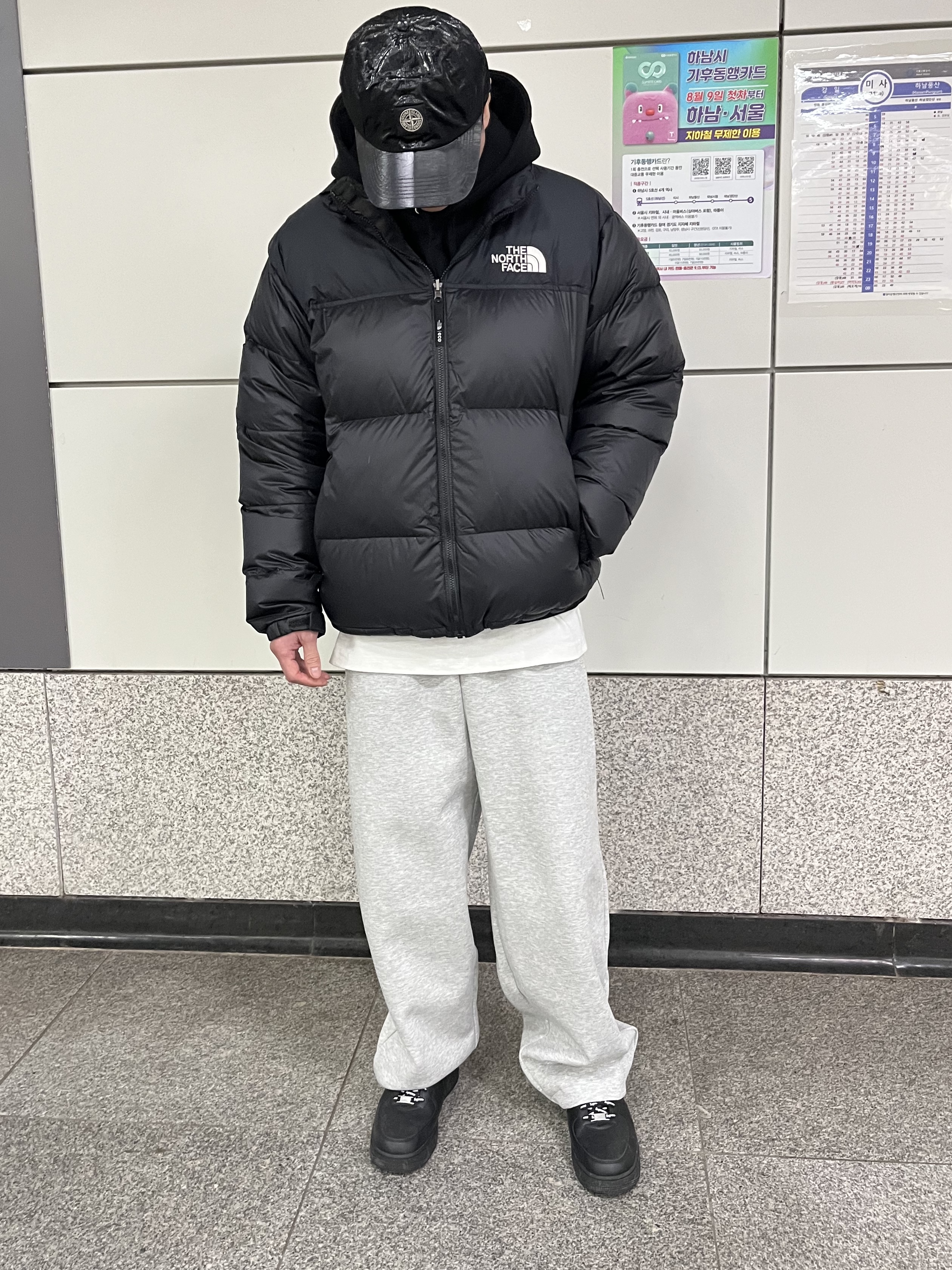 The North Face 1996 Eco Nuptse Jacket Black 착용 스타일 - 1