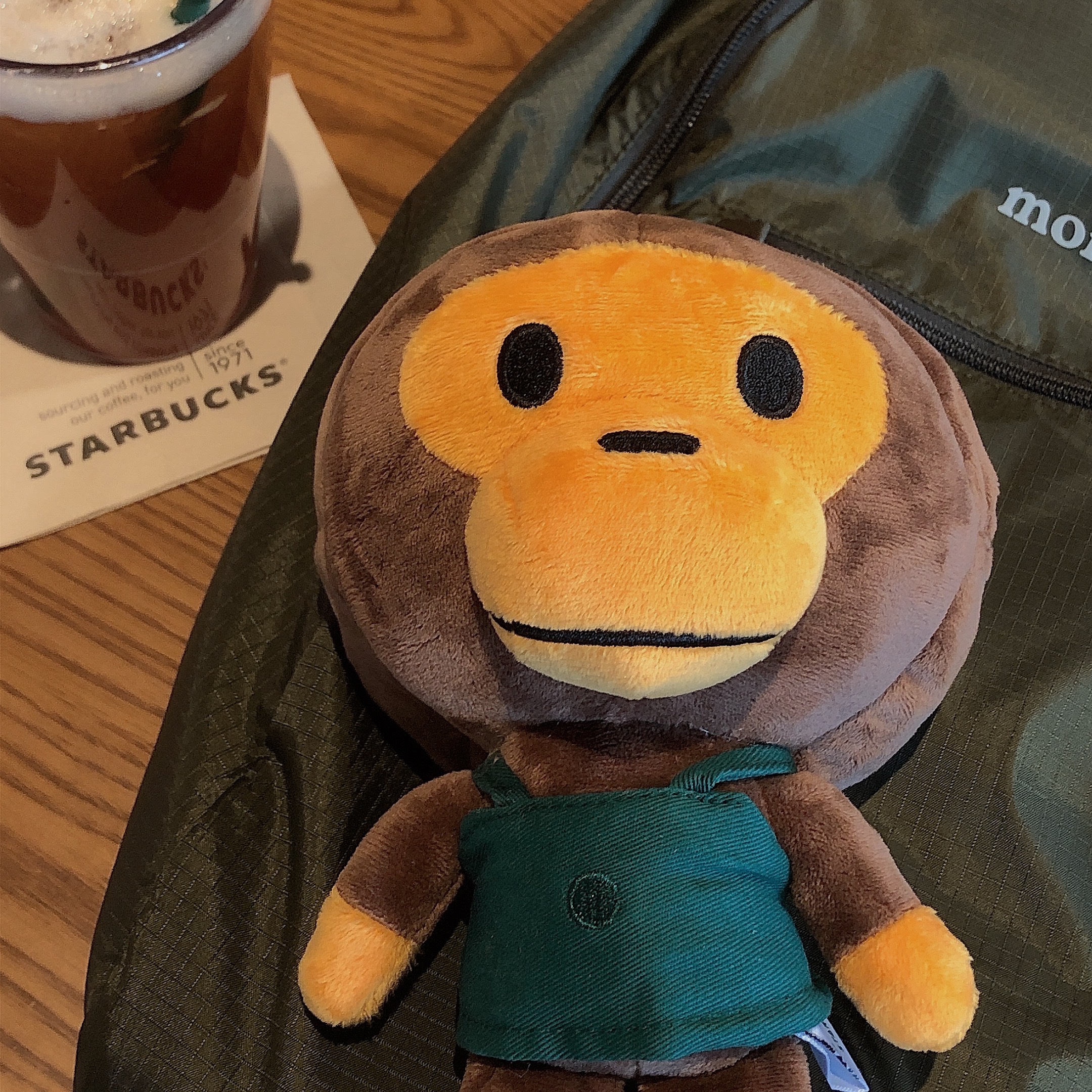 Starbucks x BAPE Baby Milo Foldable Bag, Montbell Pocketable Light Pack 18 Khaki Green 착용 스타일 - 2