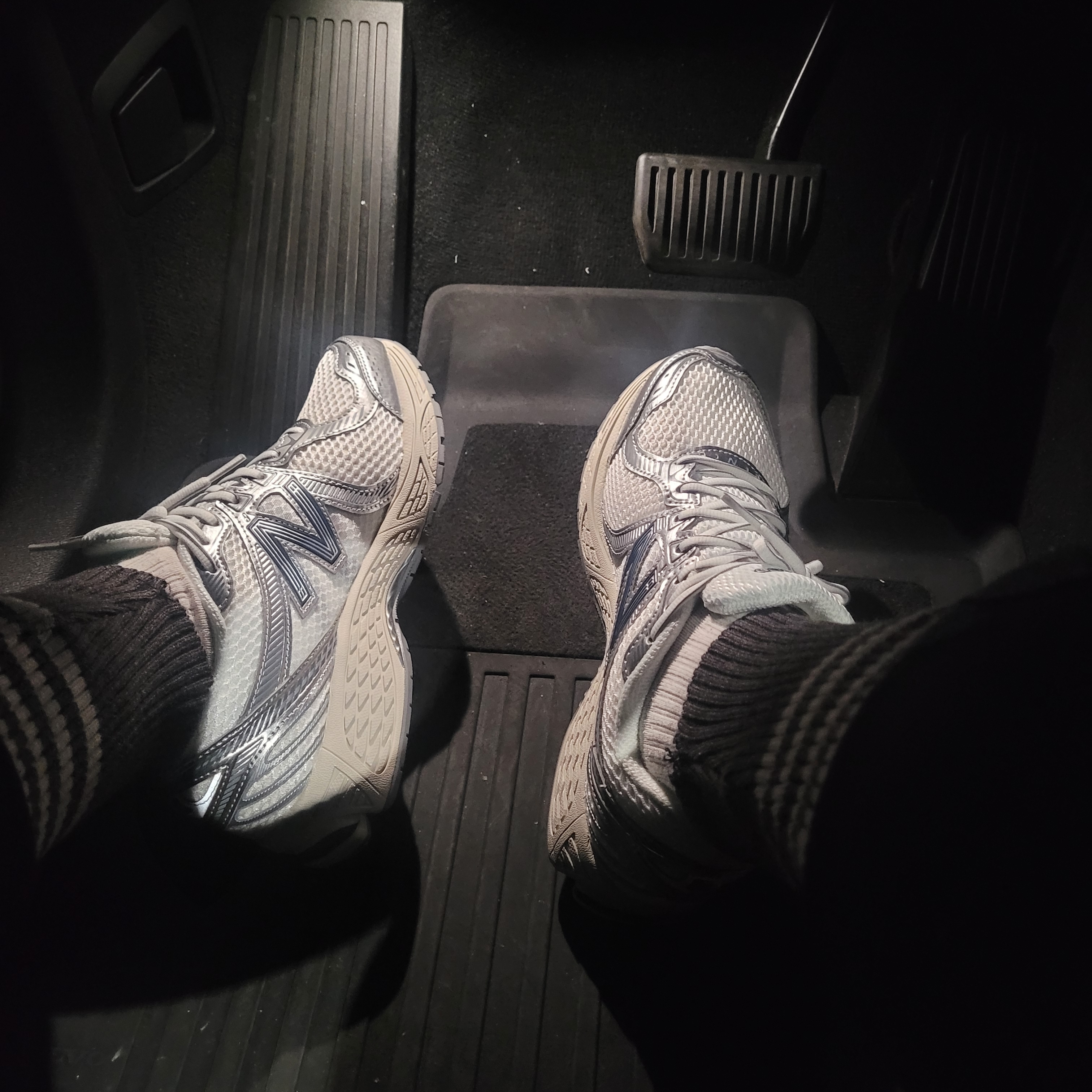 New Balance 860v2 White Silver 착용 스타일