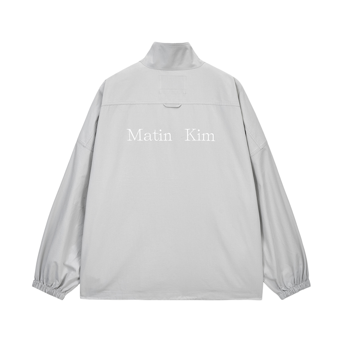 마뗑킴 백 로고 하이 넥 점퍼 라이트 그레이(Matin Kim Back Logo High Neck Jumper Light Grey) - 2