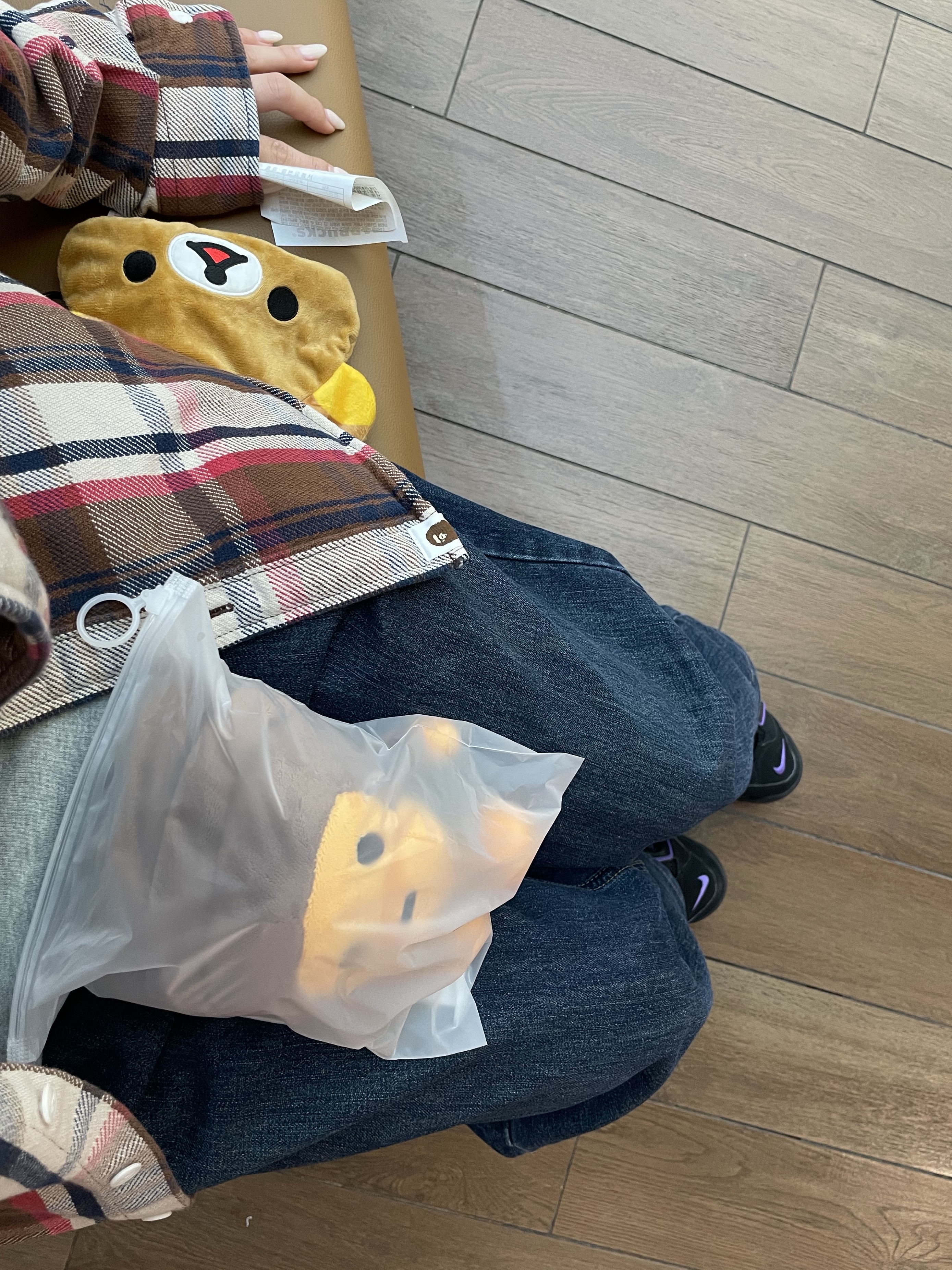 Nike Air More Uptempo 96 Black Action Grape, Starbucks x BAPE Baby Milo Foldable Bag 착용 스타일 - 1