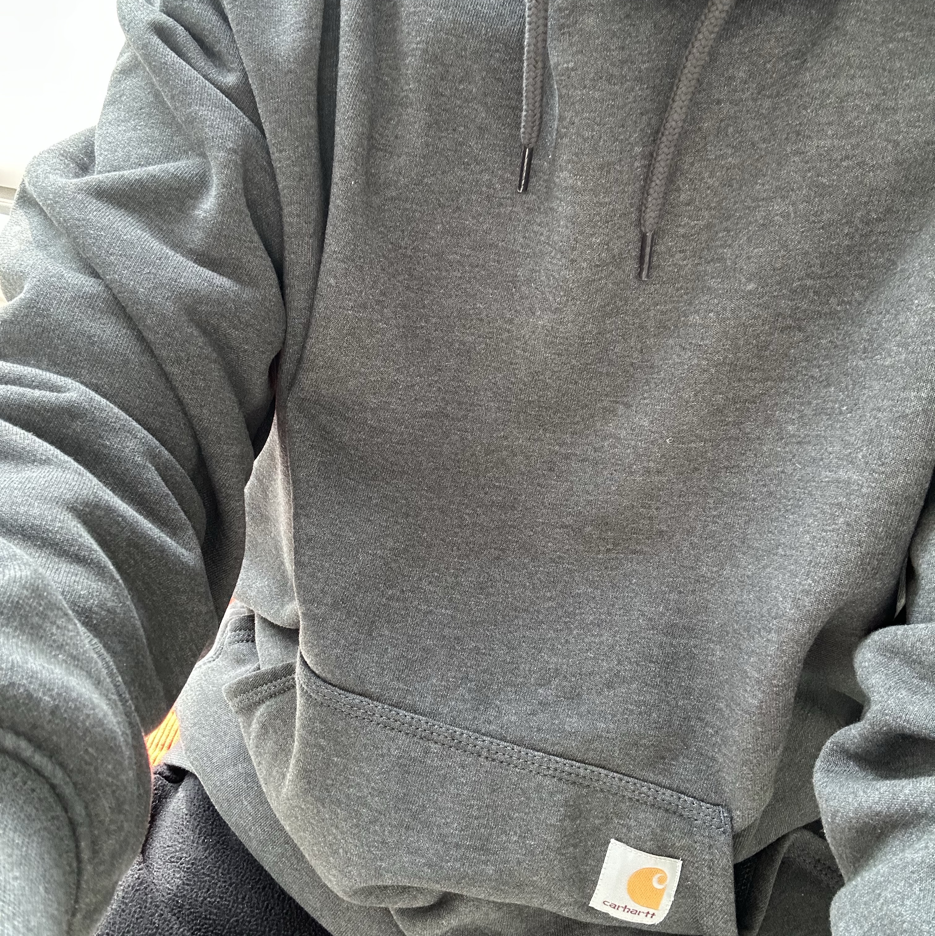 Carhartt Loose Fit Midweight Regular Hoodie Carbon Heather 착용 스타일