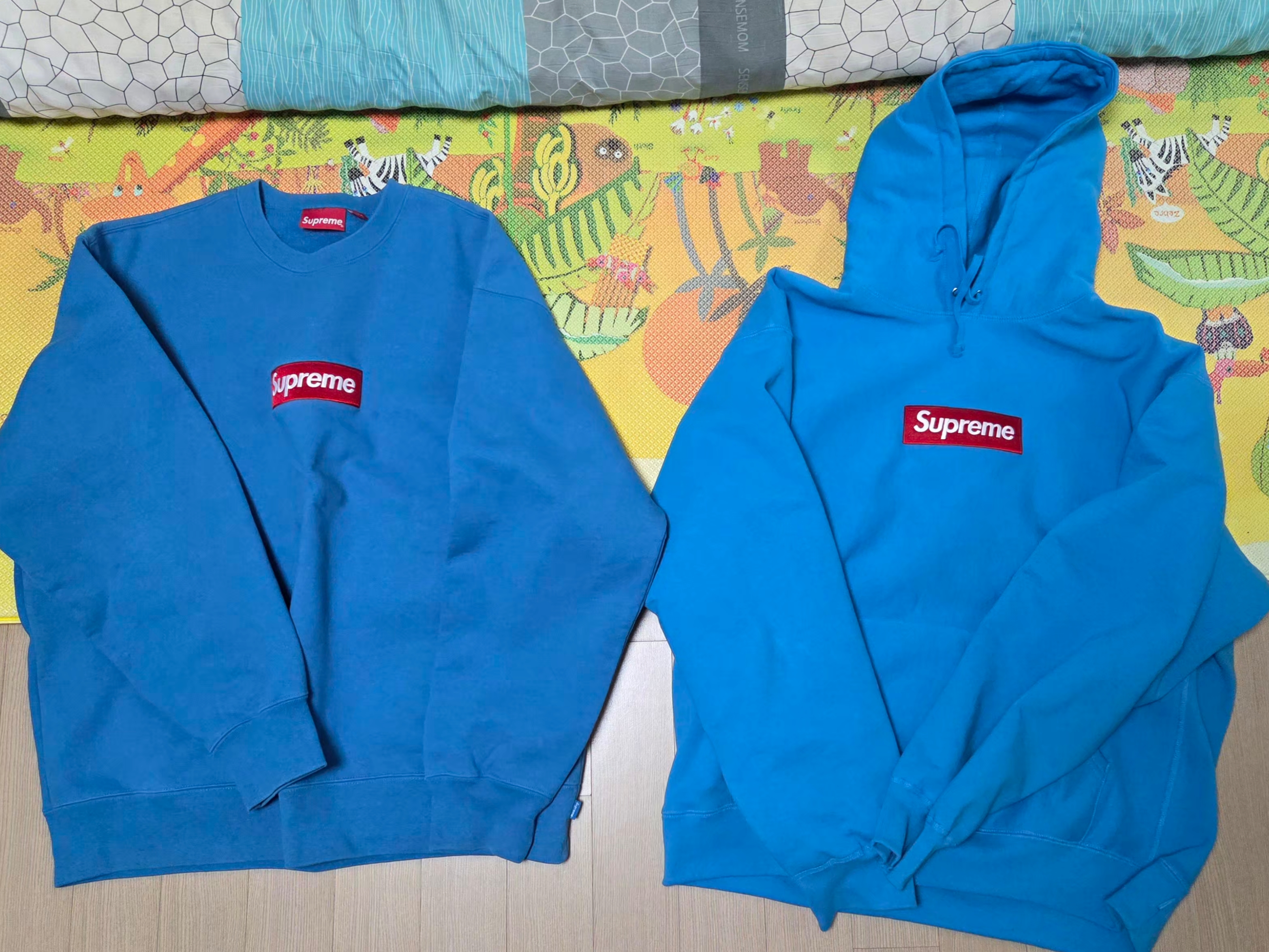 Supreme Box Logo Hooded Sweatshirt Cyan - 25FW, Supreme Box Logo Crewneck Blue - 22FW 착용 스타일 - 1