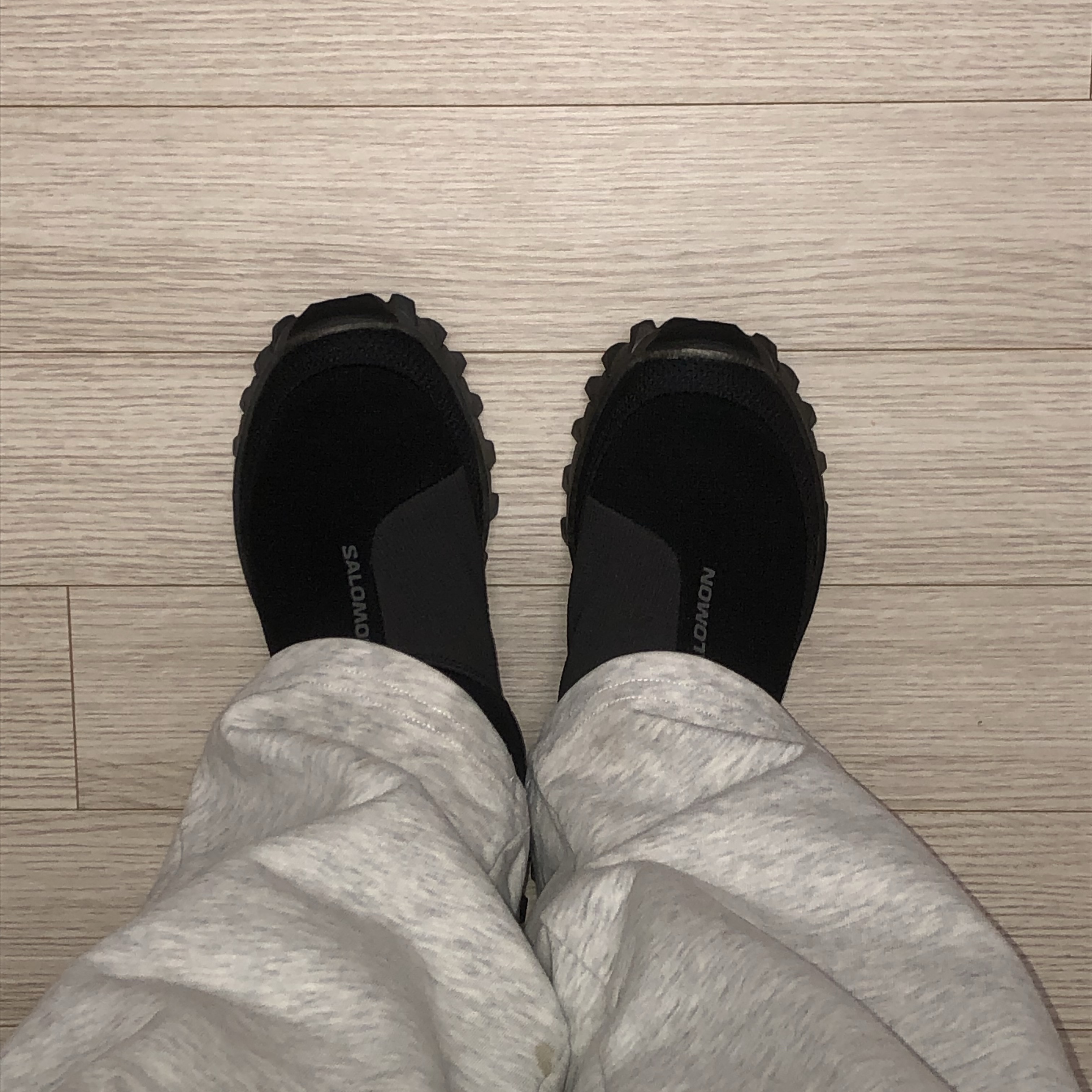 Salomon Snowclog Black Asphalt 착용 스타일 - 2