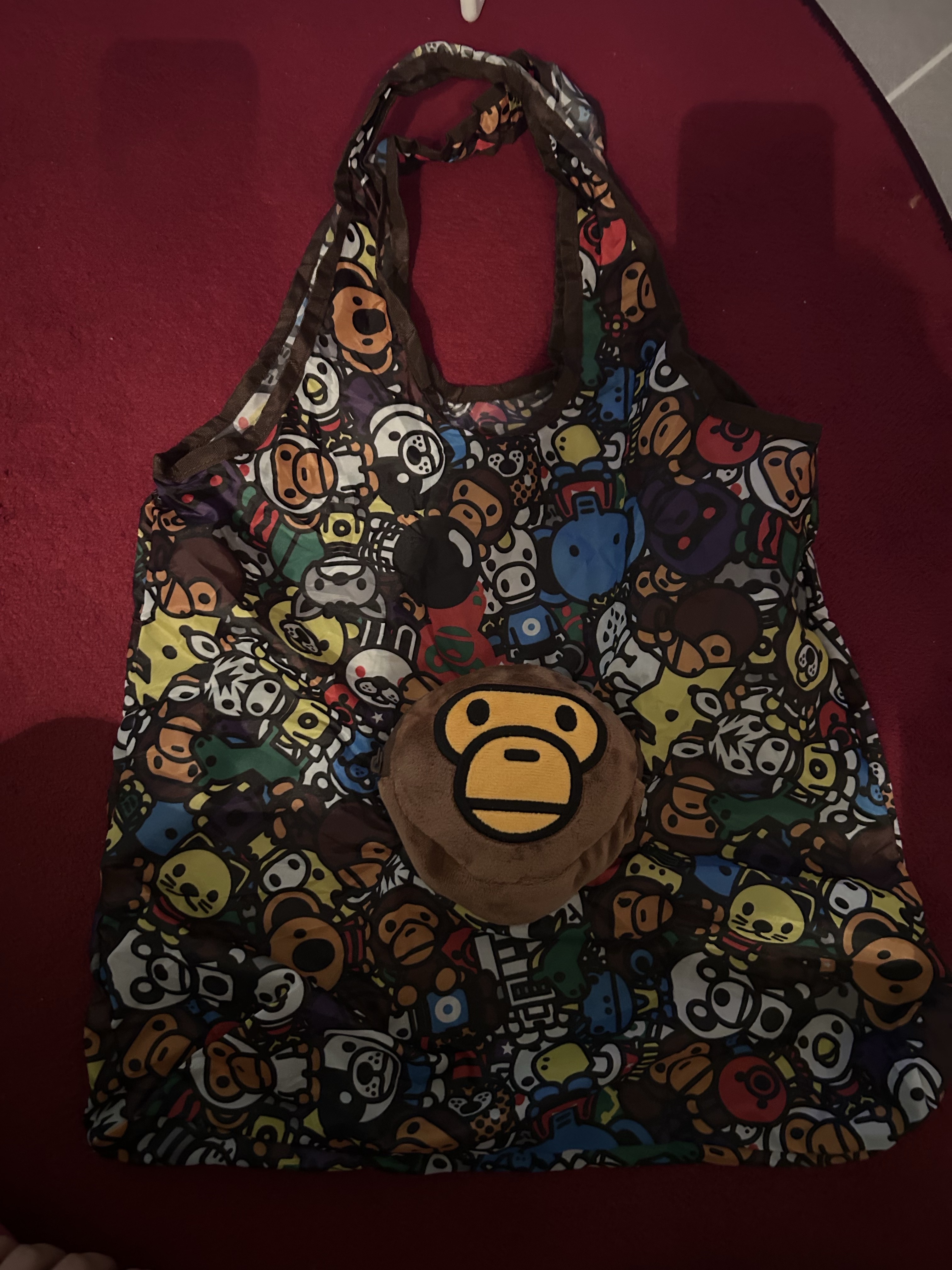 Starbucks x BAPE Baby Milo Foldable Bag 착용 스타일 - 3