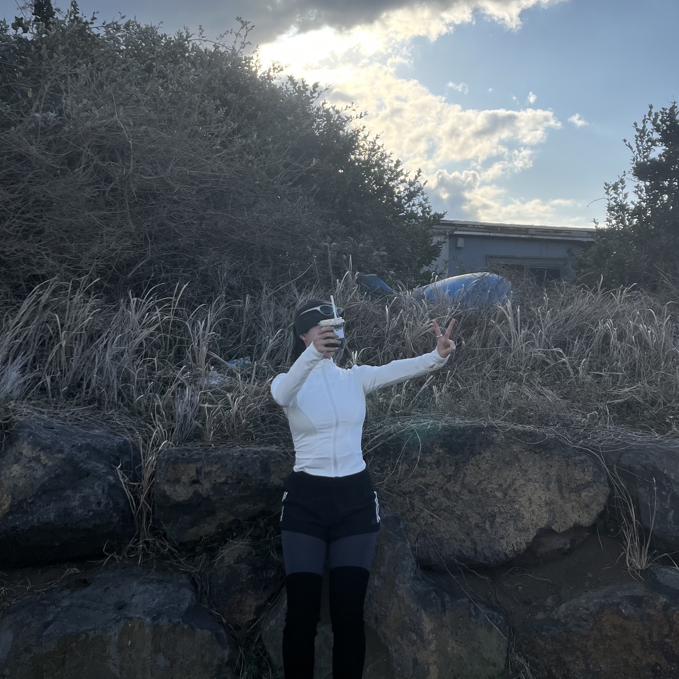 Rab Knit Logo Headband Anthracite, Montbell Trekking Glasses Silver Metallic Light Grey 착용 스타일