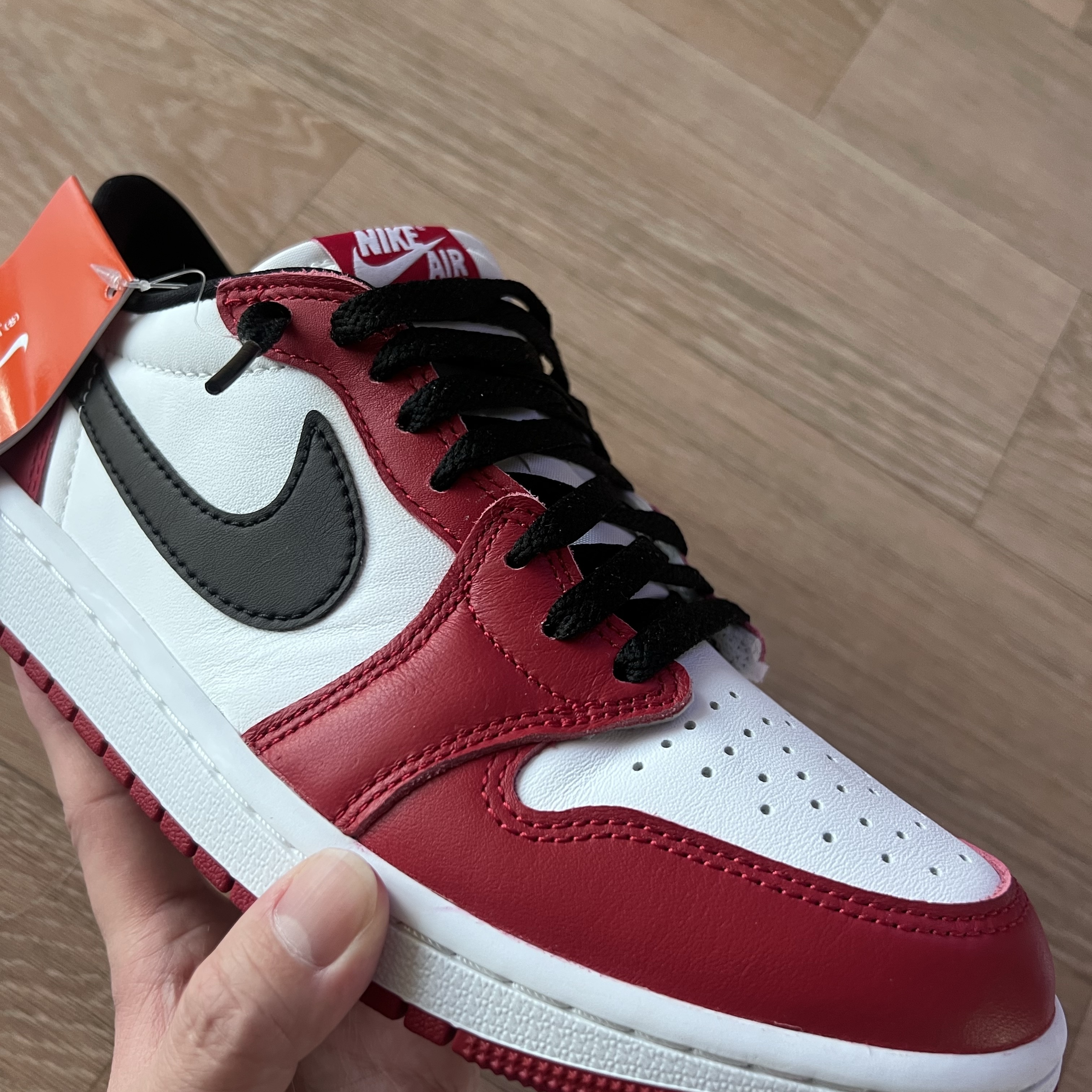 Jordan 1 Retro Low OG Chicago 착용 스타일 - 1