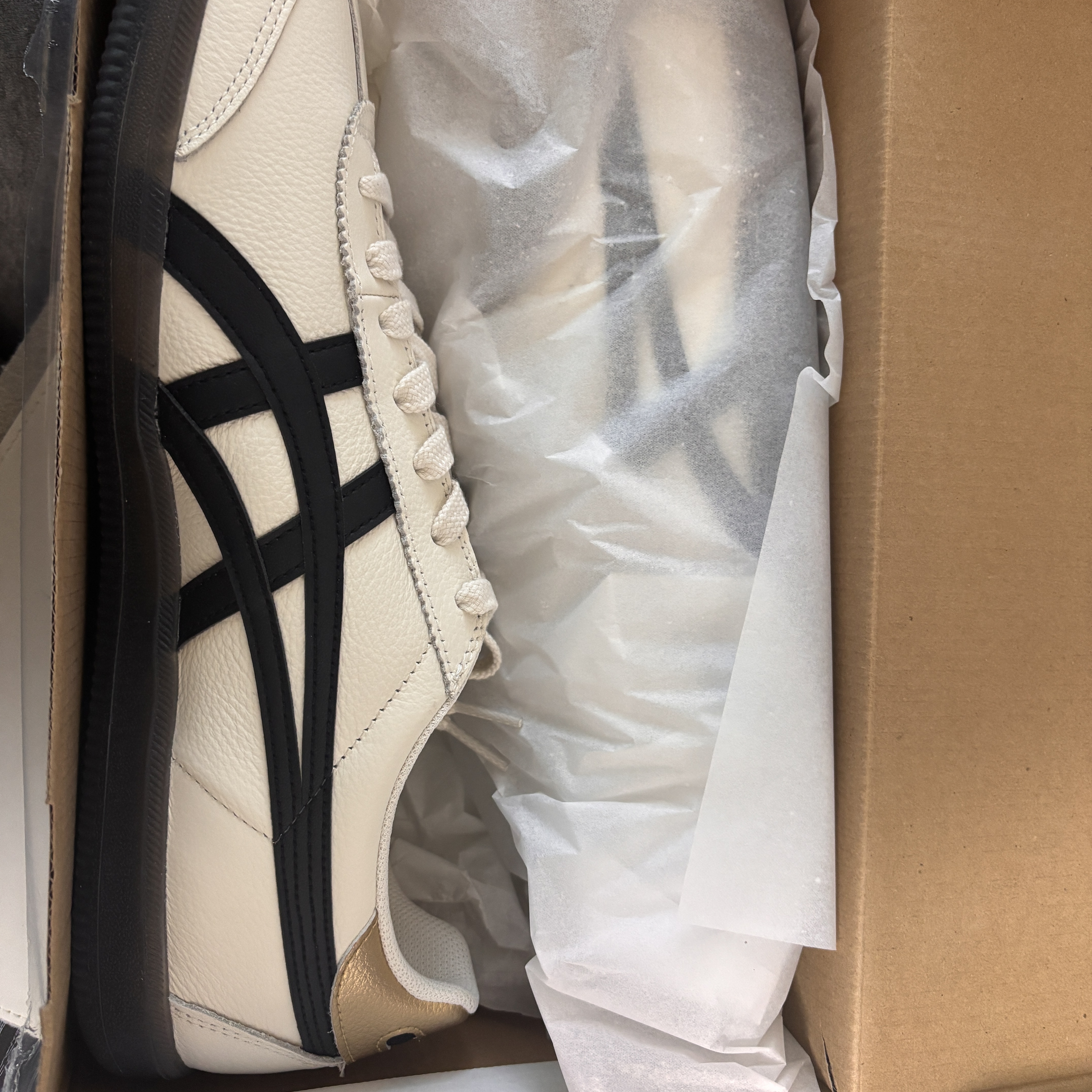 Onitsuka Tiger Tokuten White Black 착용 스타일