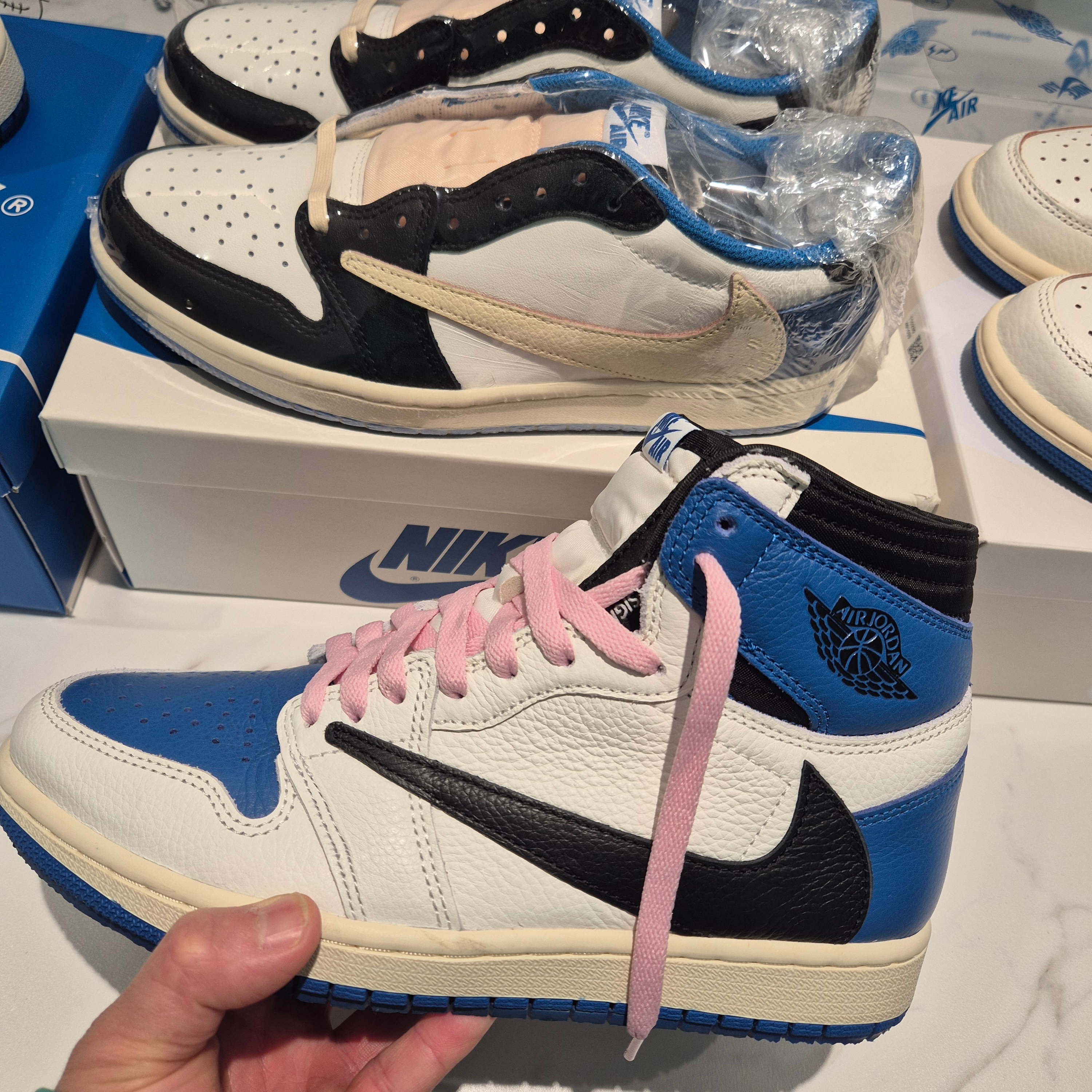 Jordan 1 x Travis Scott x Fragment Retro Low OG SP Sail Military Blue, Jordan 1 x Travis Scott x Fragment Retro Low OG SP Military Blue 착용 스타일 - 9
