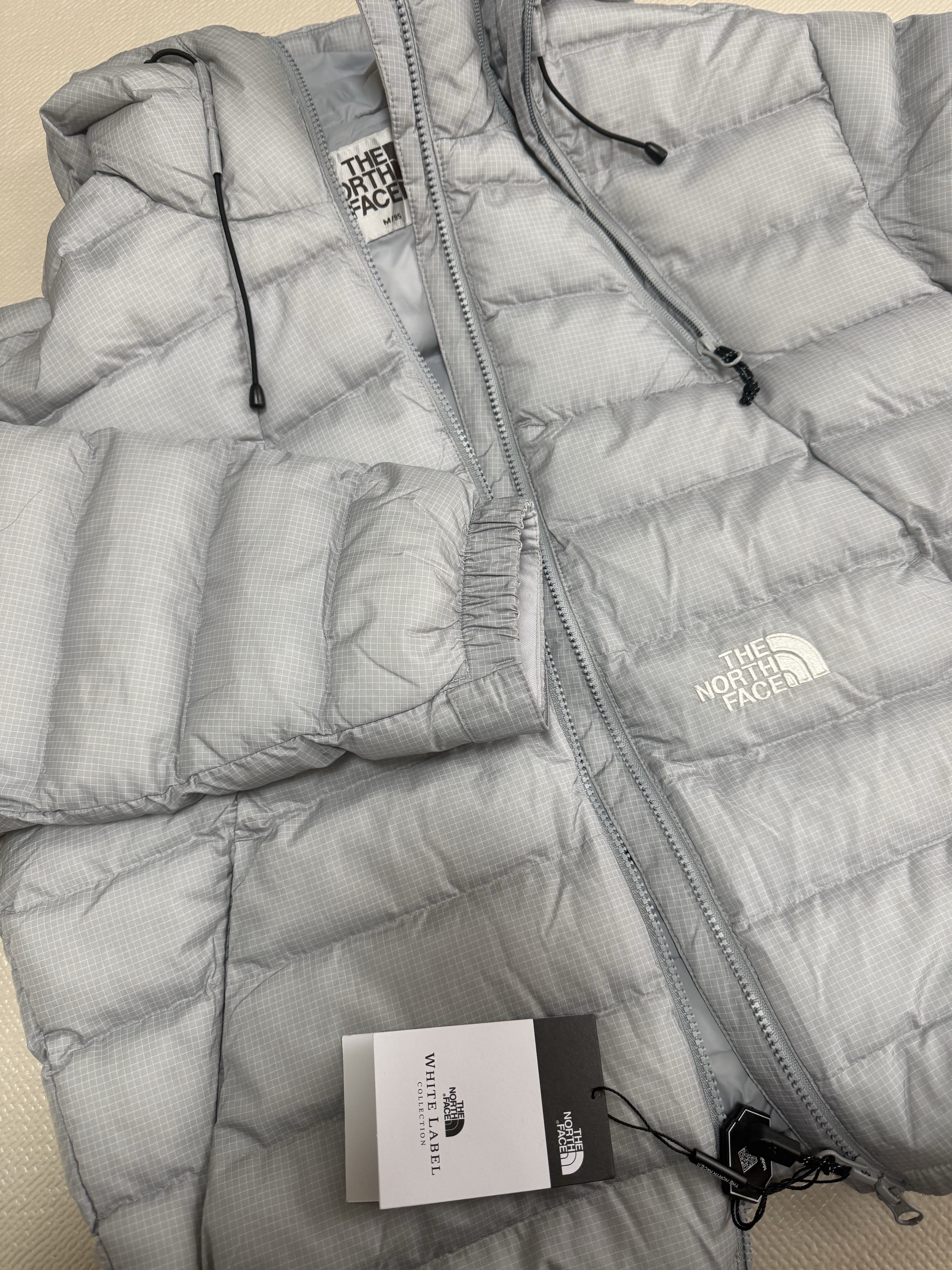 The North Face White Label Kalix T Jacket Metal Gray - 26SS, Human Made Heart Rubber Keychain Black 착용 스타일 - 3