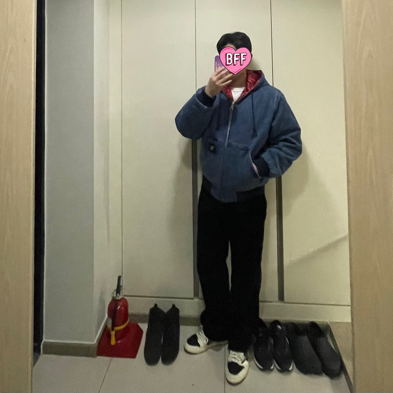 Carhartt WIP OG Active Denim Jacket 50th Anniversary Edition Blue USA Red, Carhartt WIP Coventry Corduroy 8 Wales Landon Pants Black 착용 스타일 - 5
