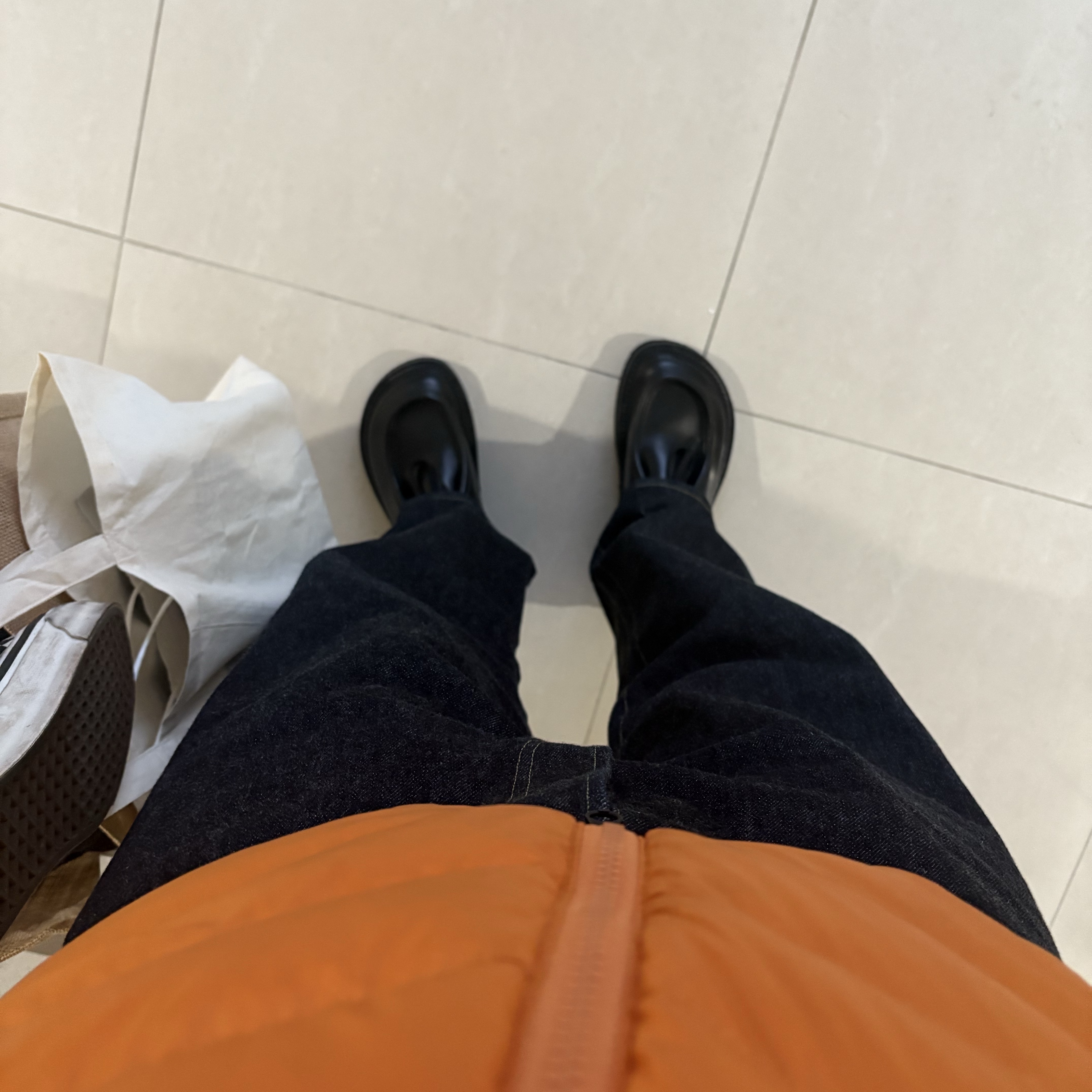Loewe Faro Lace-Up Derby Black 착용 스타일 - 2