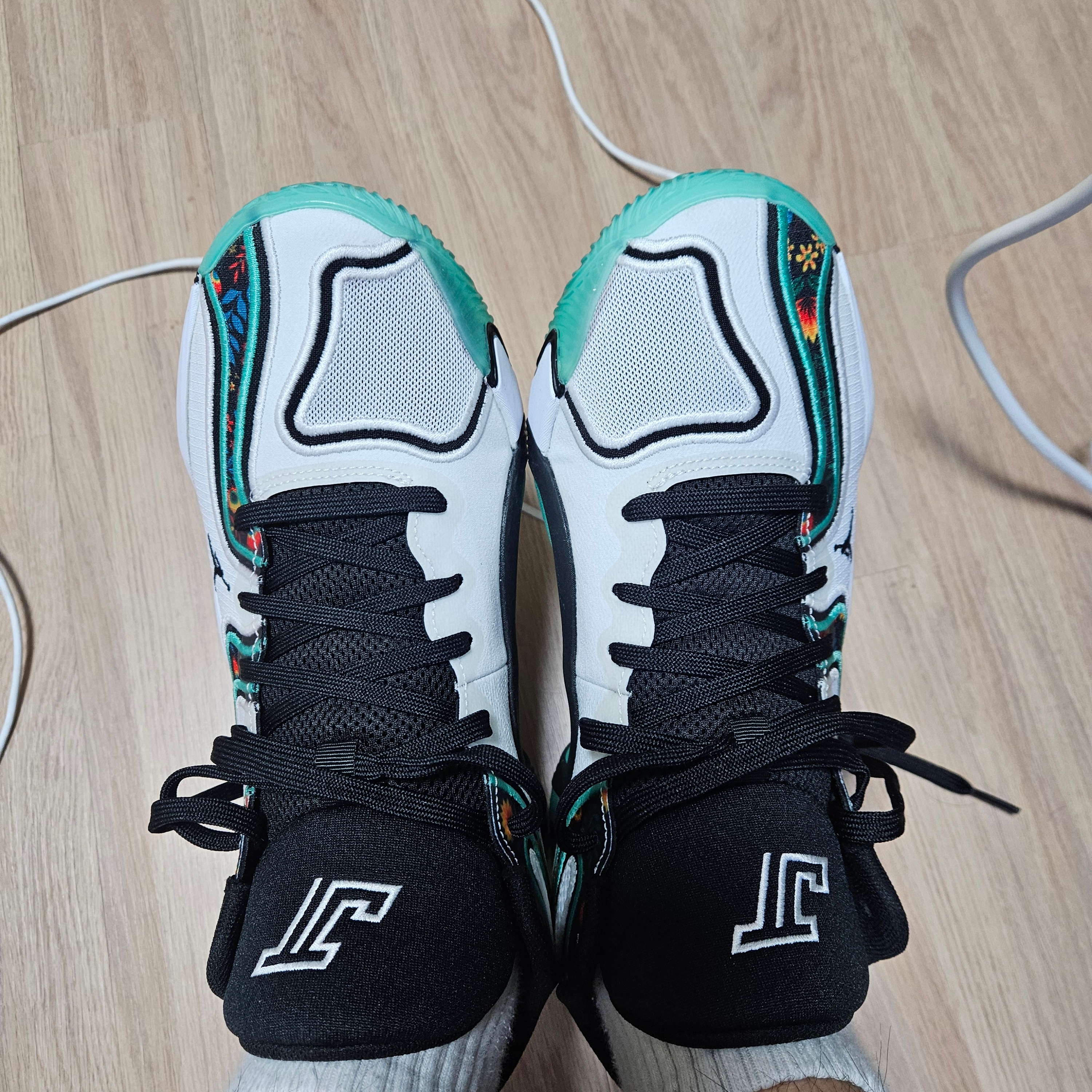 Jordan Tatum 3 PF Welcome to the Garden White Kinetic Green 착용 스타일 - 2