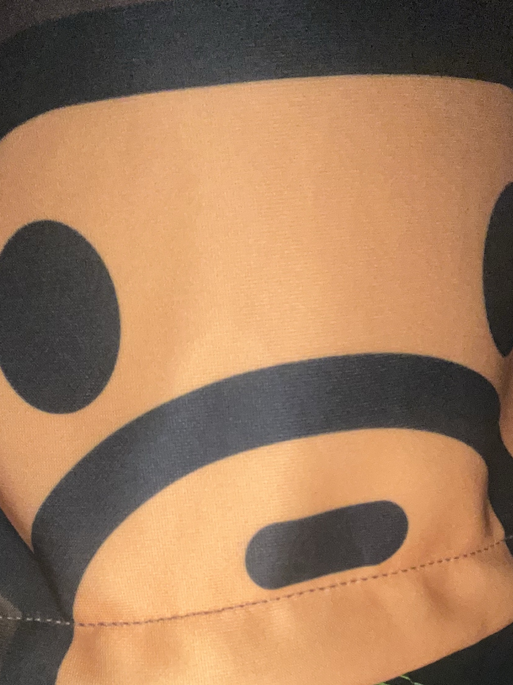 Starbucks x BAPE Baby Milo Foldable Bag, Starbucks x BAPE Baby Milo Neck Pillow 착용 스타일 - 3