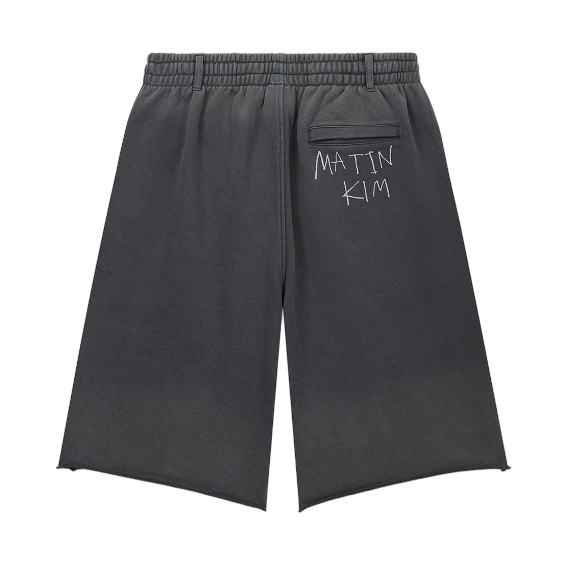 마뗑킴 빈티지 워시드 백 로고 버뮤다 스웨트팬츠 차콜(Matin Kim Vintage Washed Back Logo Bermuda Sweatpants In Charcoal) - 2