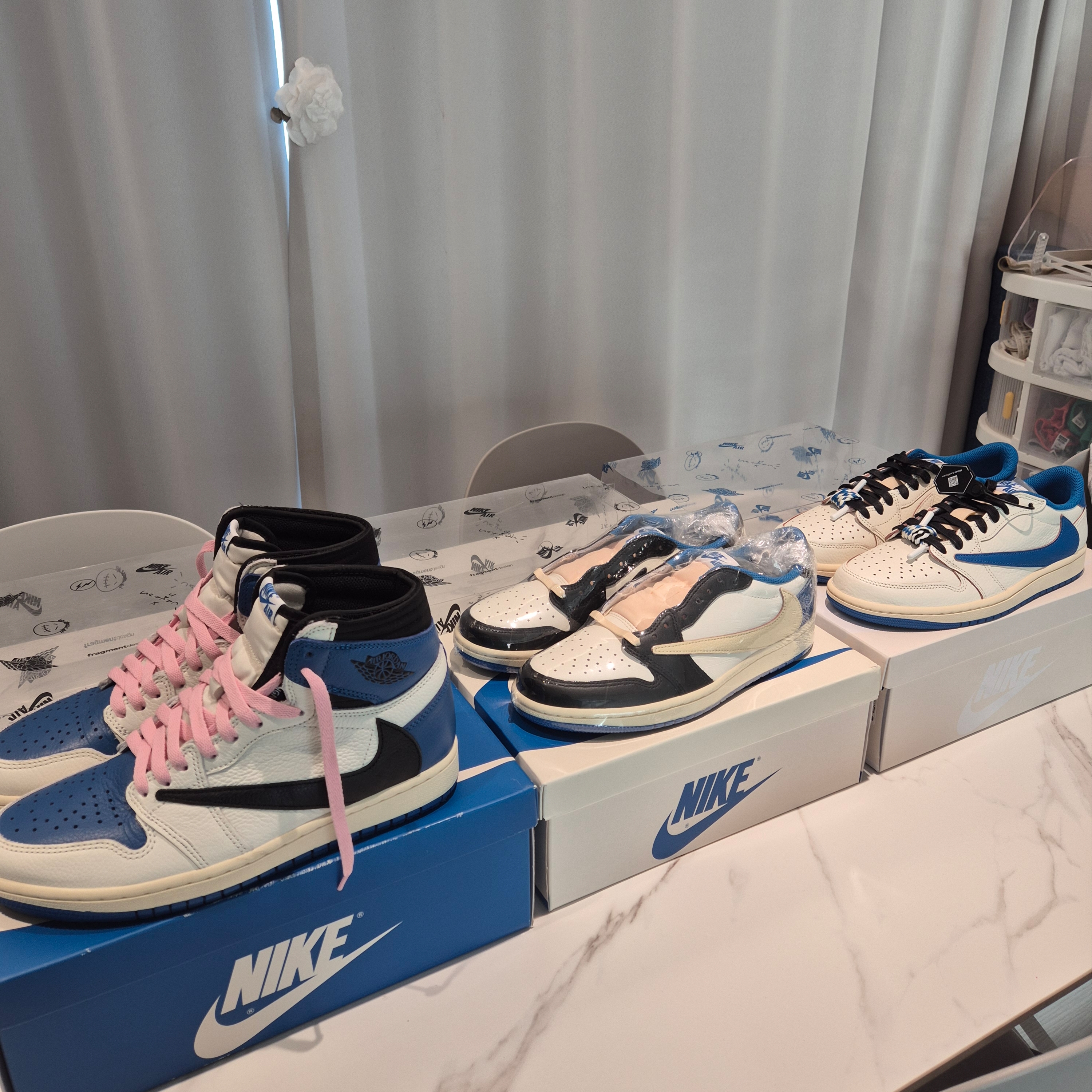 Jordan 1 x Travis Scott x Fragment Retro Low OG SP Sail Military Blue, Jordan 1 x Travis Scott x Fragment Retro Low OG SP Military Blue 착용 스타일 - 3