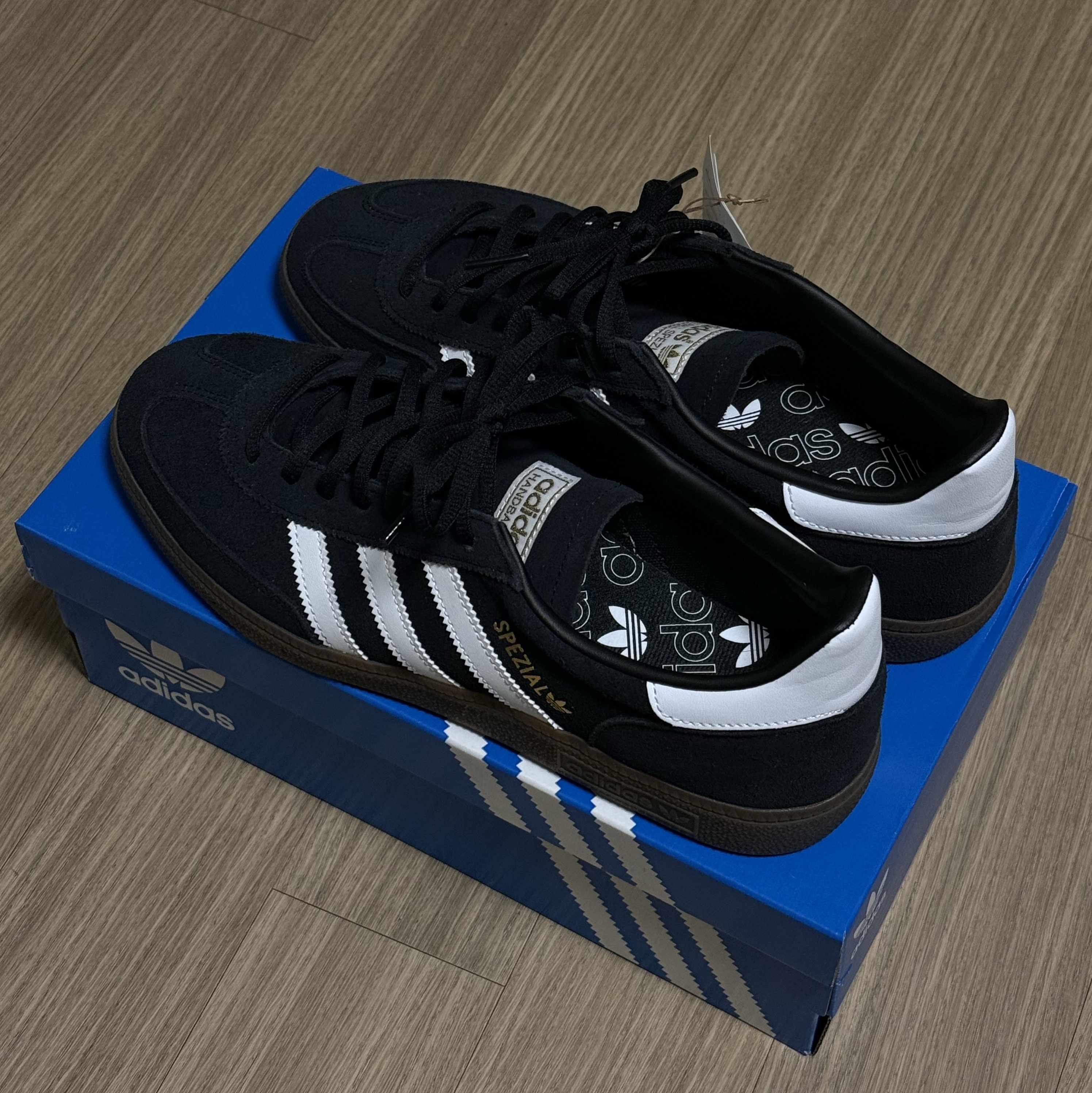 Adidas Spezial Handball Core Black 착용 스타일