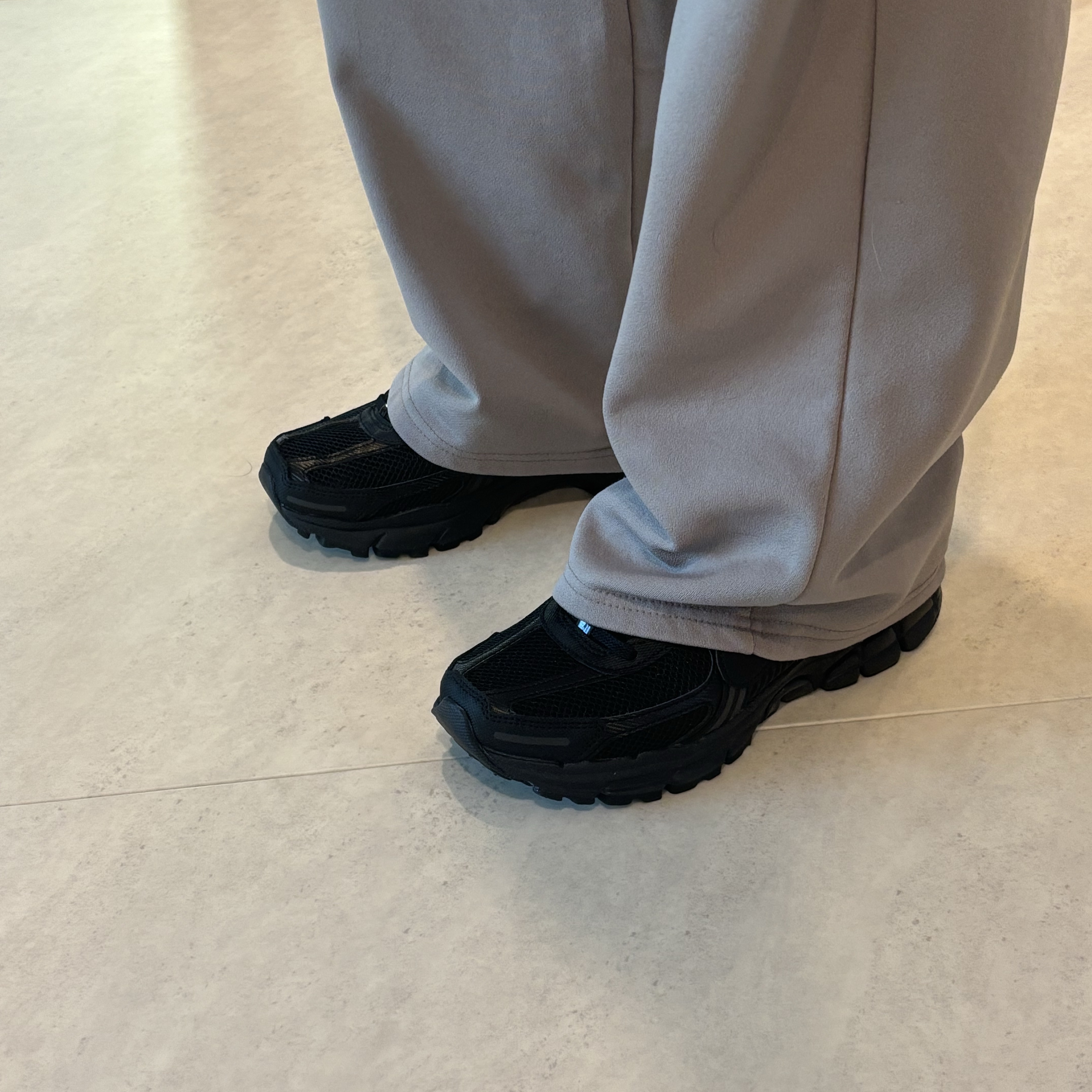 Nike Zoom Vomero 5 SP Black 착용 스타일