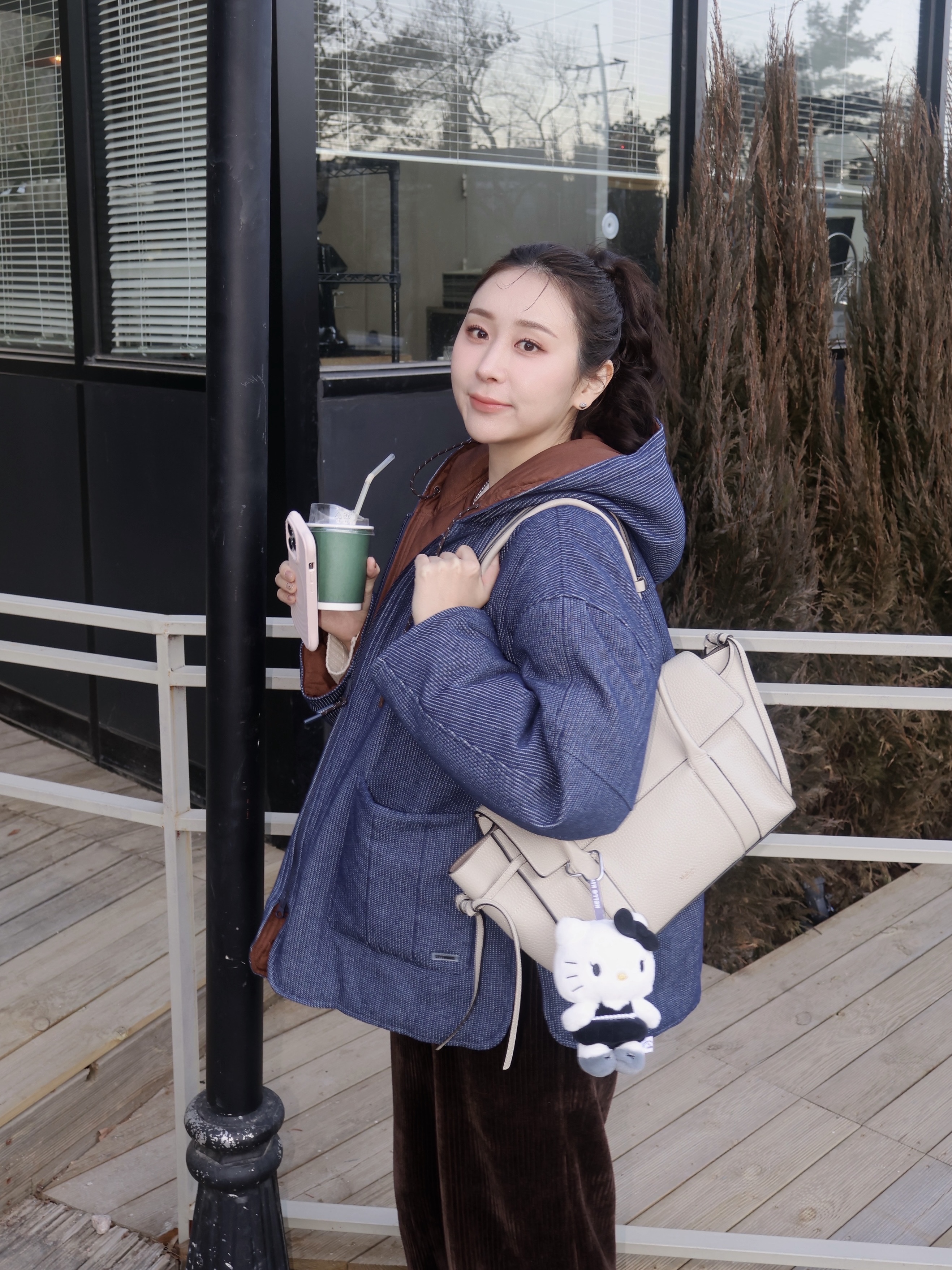 Mulberry Heavy Grain Mini Soft Bayswater Chalk 착용 스타일 - 3