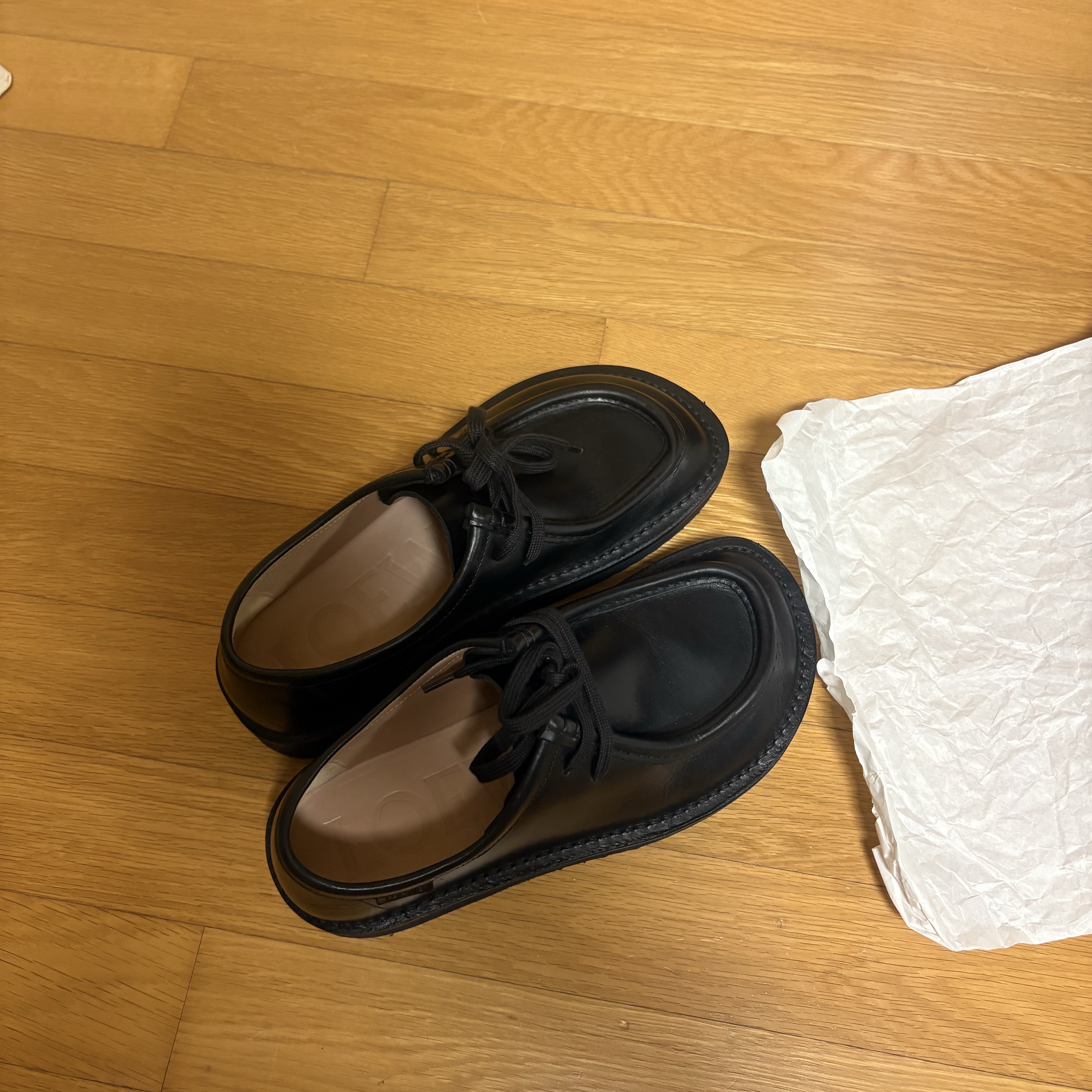 Loewe Faro Lace-Up Derby Black 착용 스타일 - 1