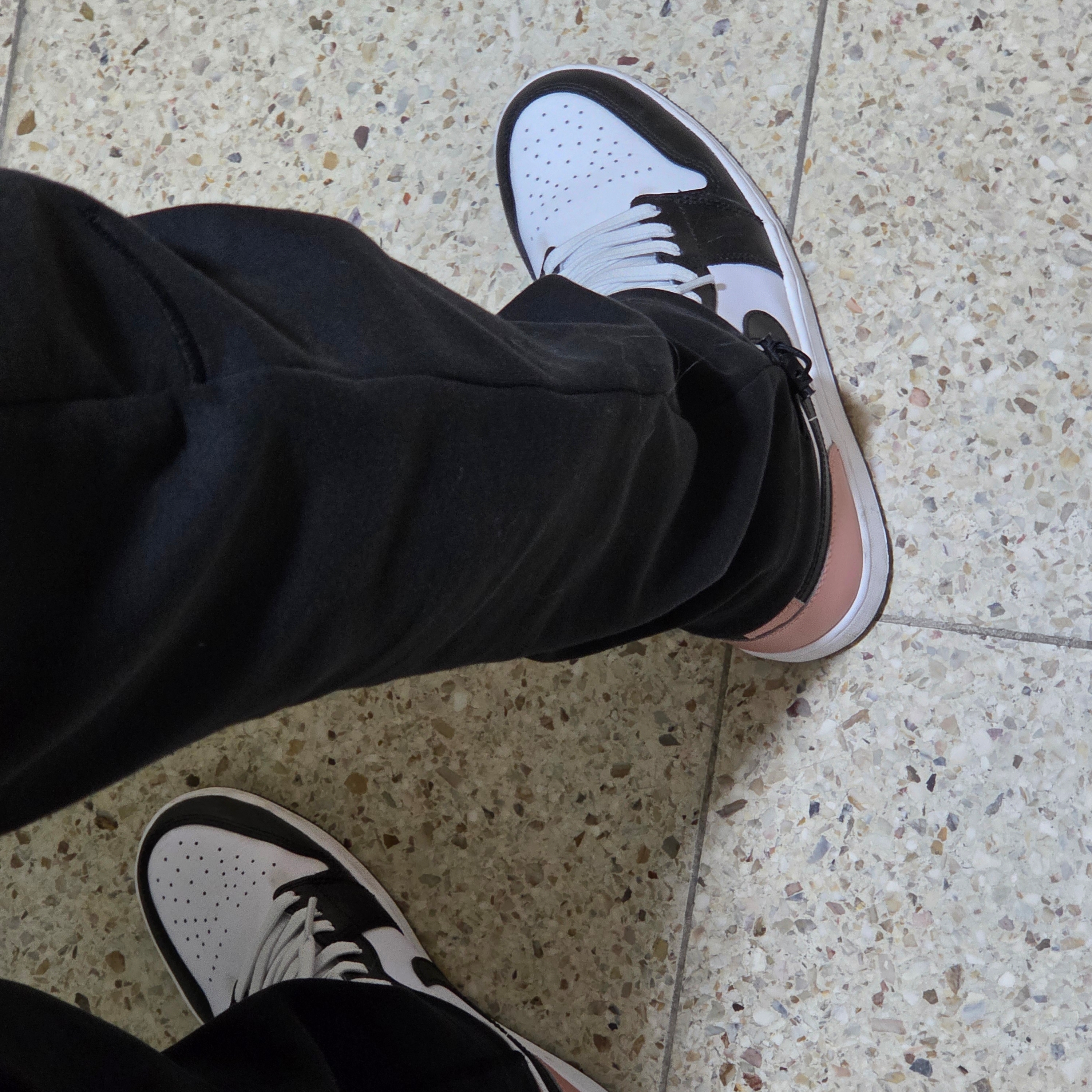 Jordan 1 Mid White Rust Pink Black, Jordan Sport Hoop Fleece Dri-Fit Pants Black 착용 스타일