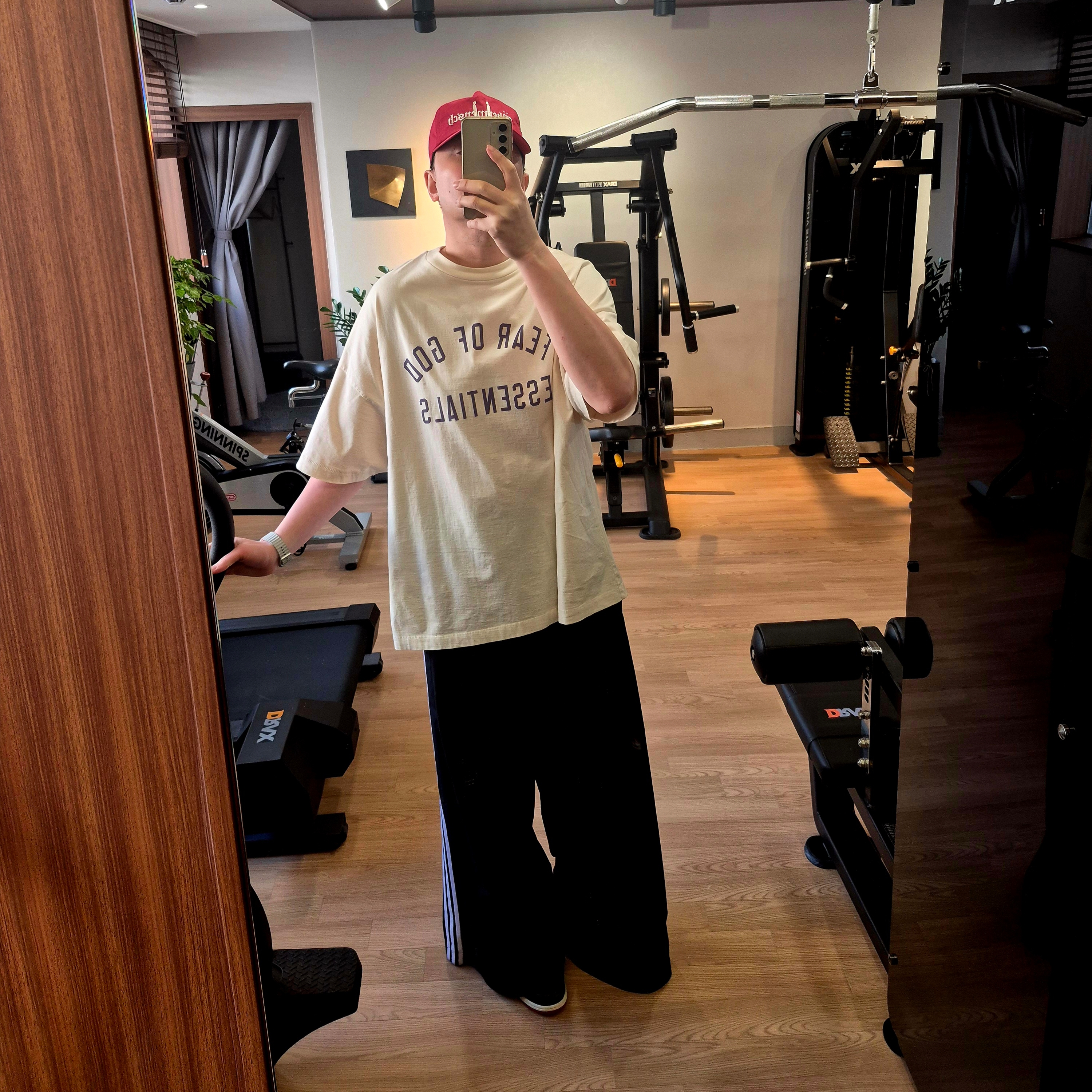 G-DRAGON Ubermensch Cap Burgundy, Jordan 1 x Nigel Sylvester Retro Low OG Better With Time 착용 스타일