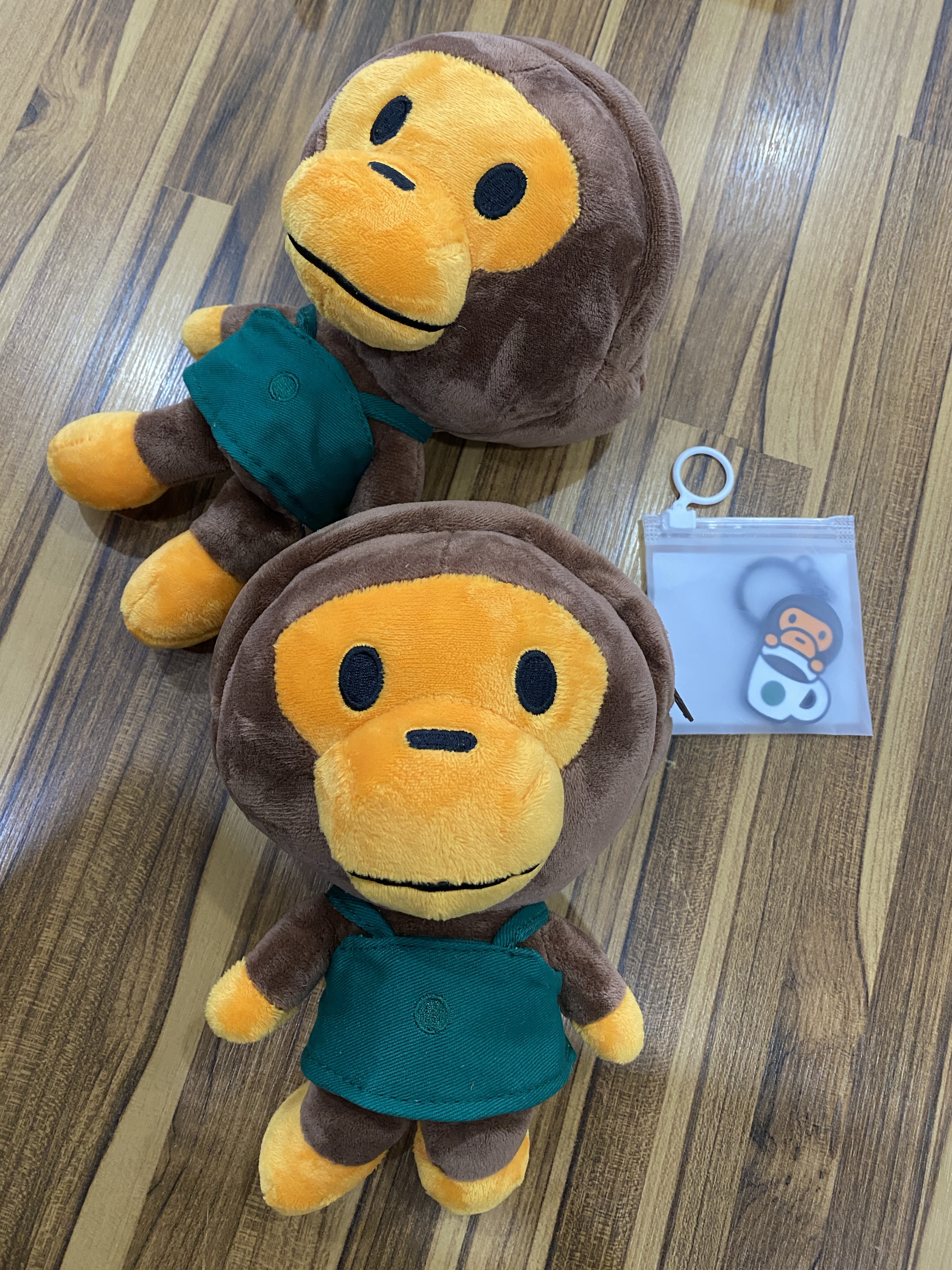Starbucks x BAPE Baby Milo Foldable Bag, Starbucks x BAPE Baby Milo Keychain 착용 스타일