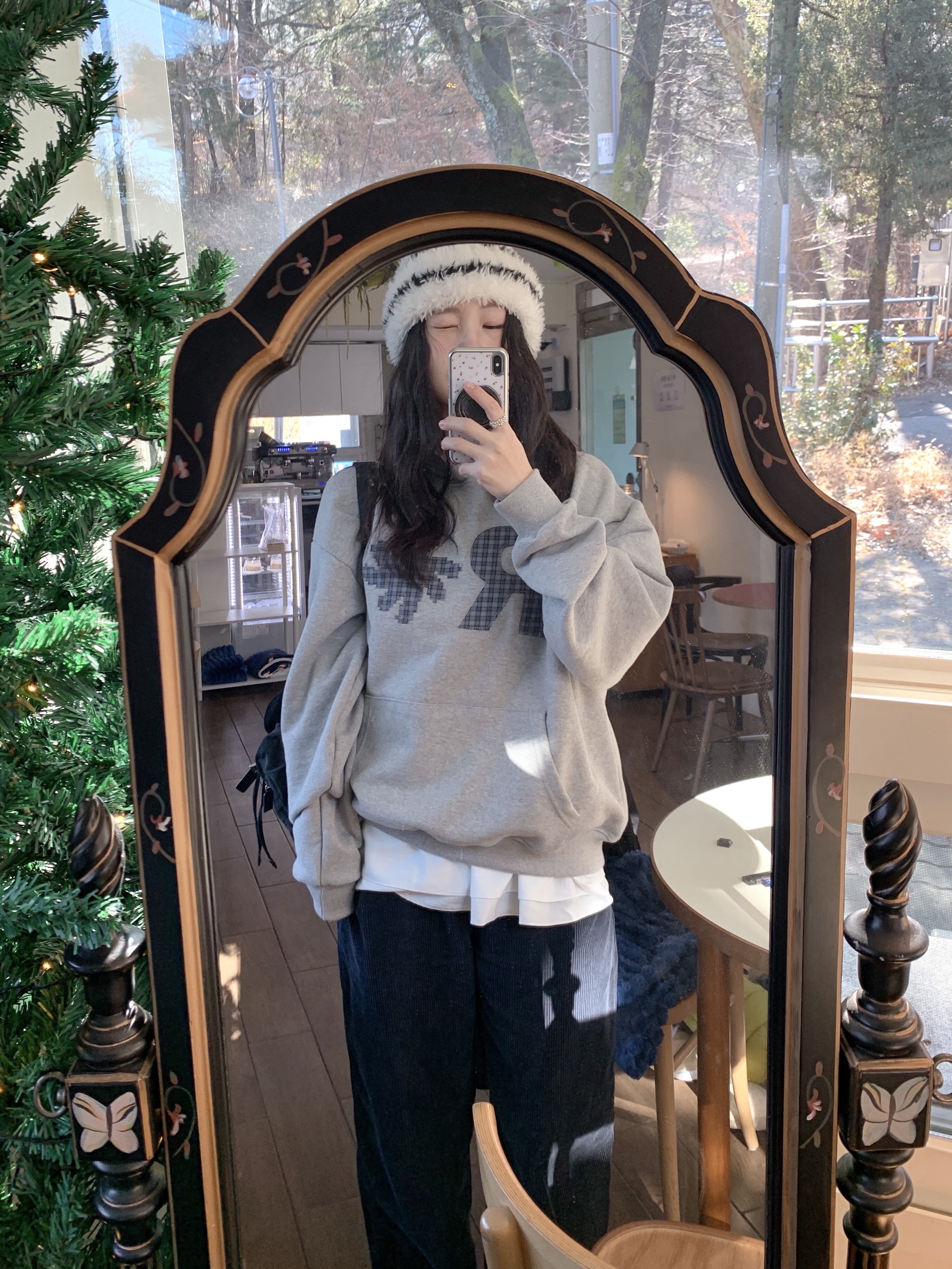 SLOW RECORD HOUSE Check Patch Hoodie Grey 착용 스타일 - 5