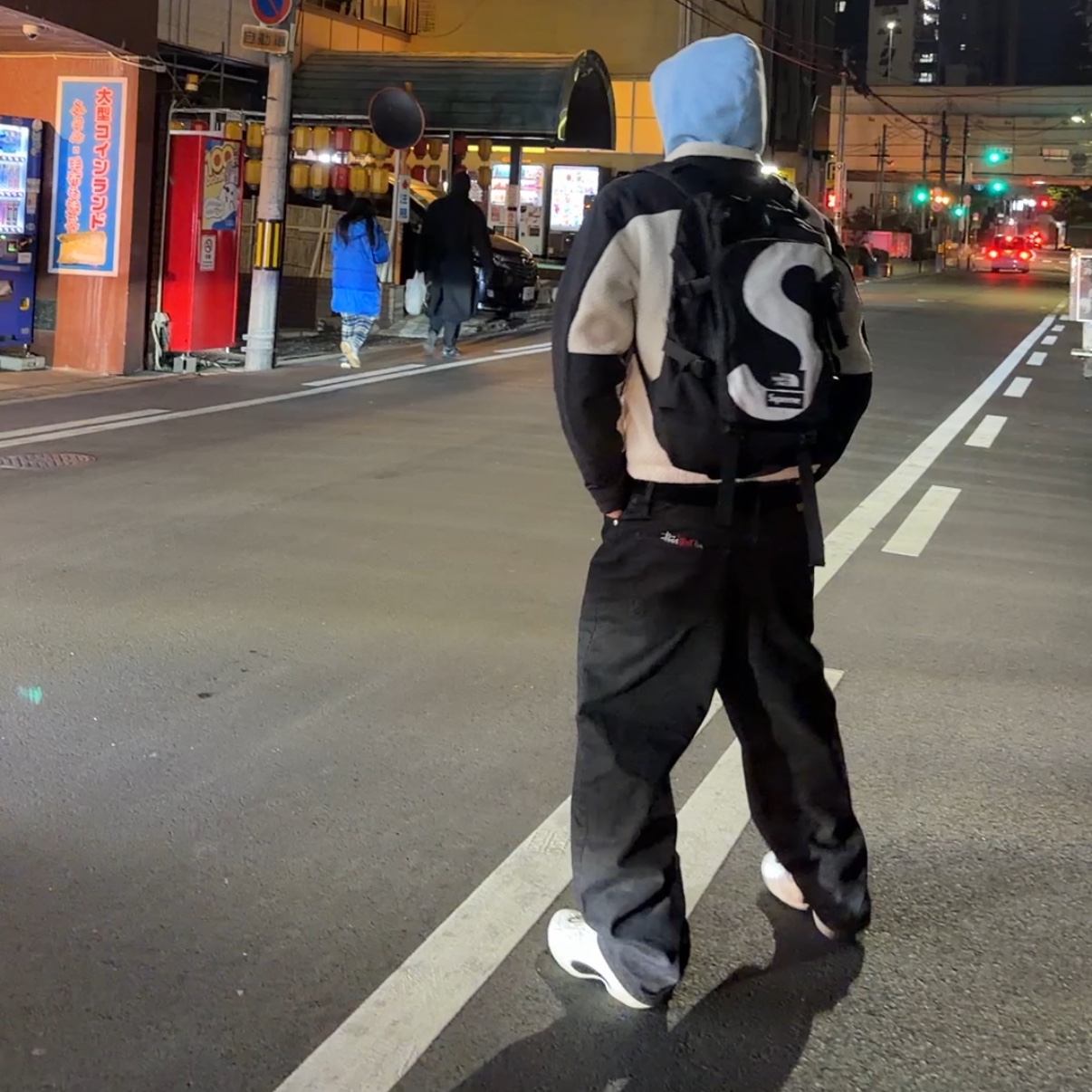 Stussy x Mountain Hardwear Fleece Jacket Stone, Supreme x The North Face S Logo Expedition Backpack Black - 20FW 착용 스타일