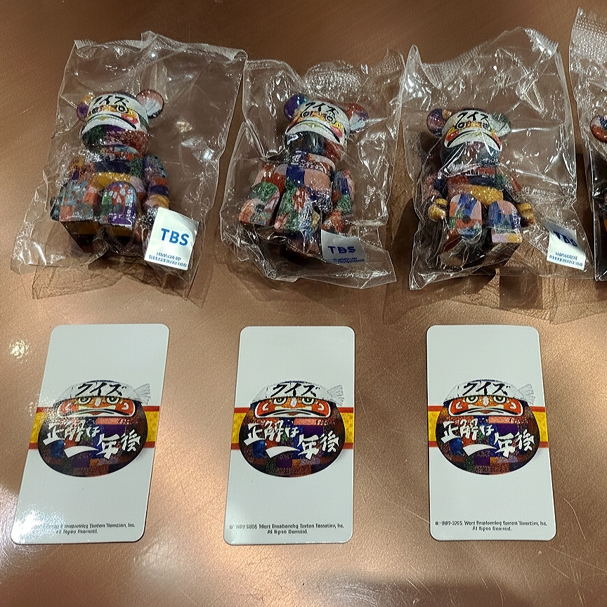 Bearbrick Series 47 Sealed Case 100% (24 Blind Boxes), Bearbrick Daruma Quiz Correct answer will be revealed one year later 400% 착용 스타일