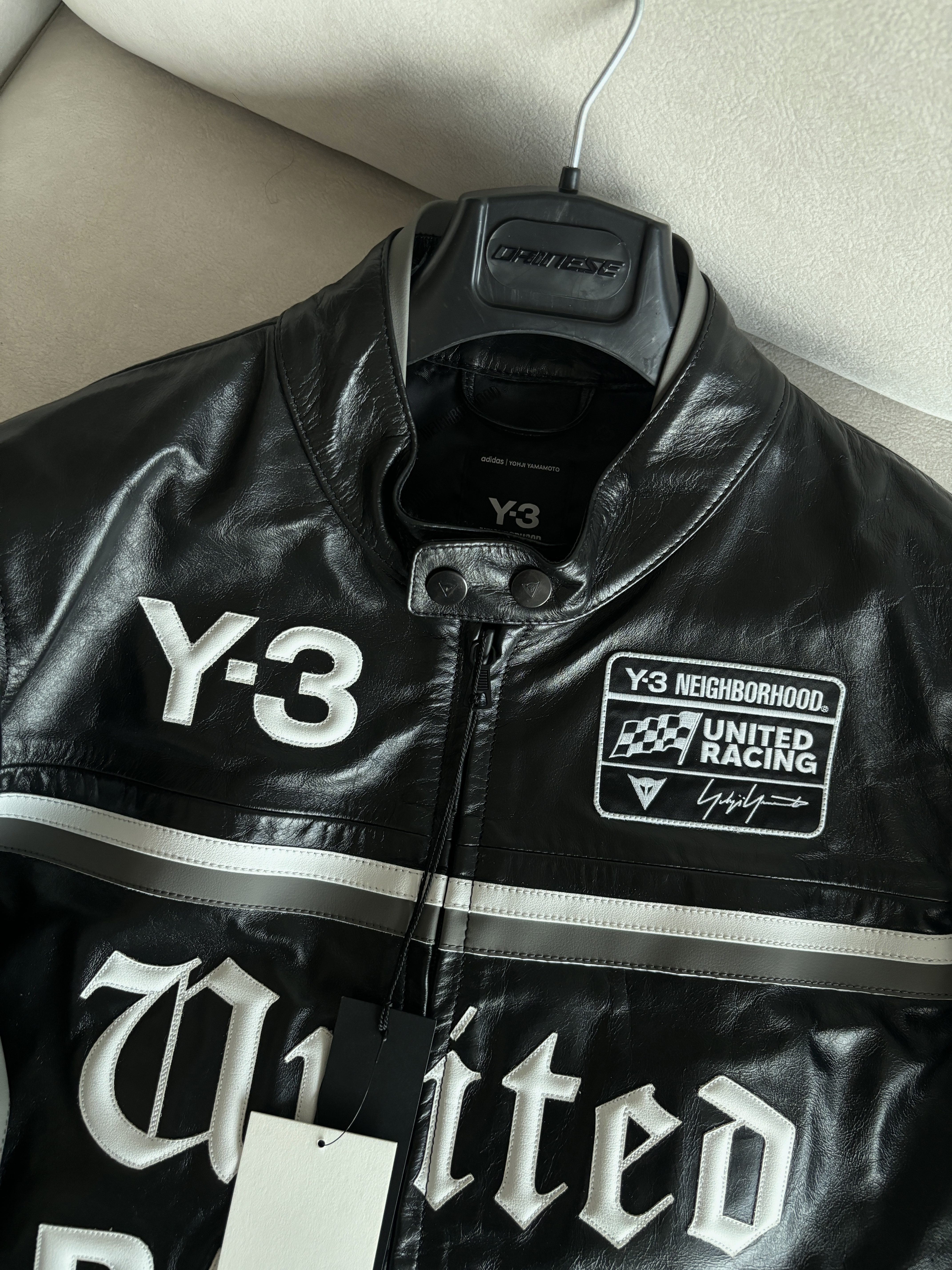Y-3 x Neighborhood Leather Racer Jacket Black 착용 스타일 - 4