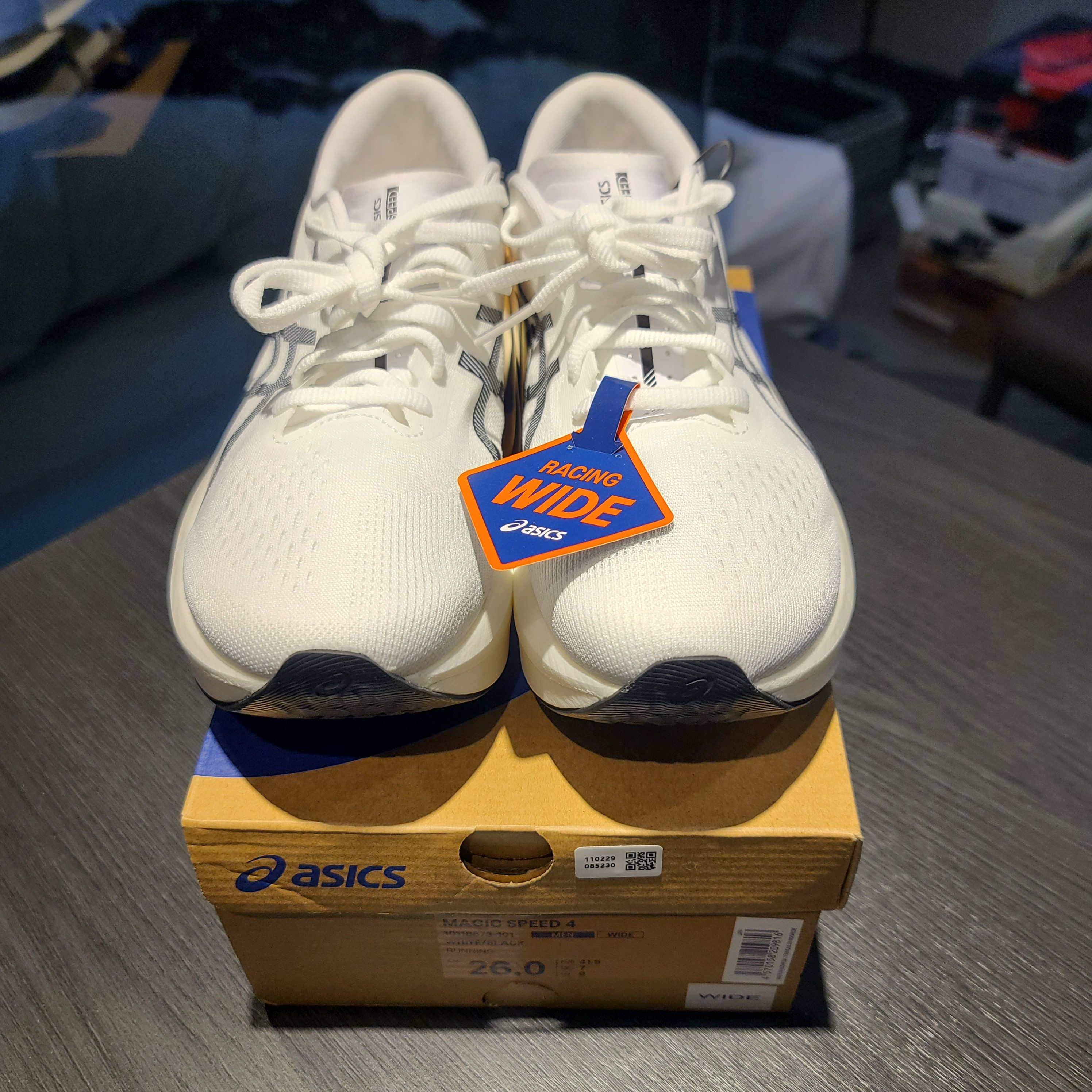 Asics Magic Speed 4 White Black - 2E Wide 착용 스타일 - 2