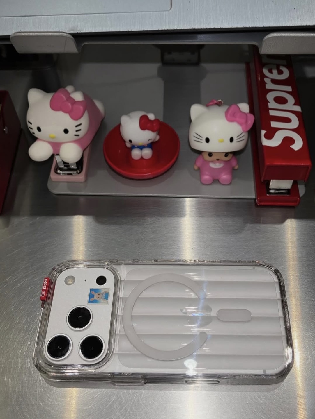 SLBS PRSM Clear Magnet Case for iPhone17 Series, Supreme Swingline Stapler Red - 20SS 착용 스타일 - 2