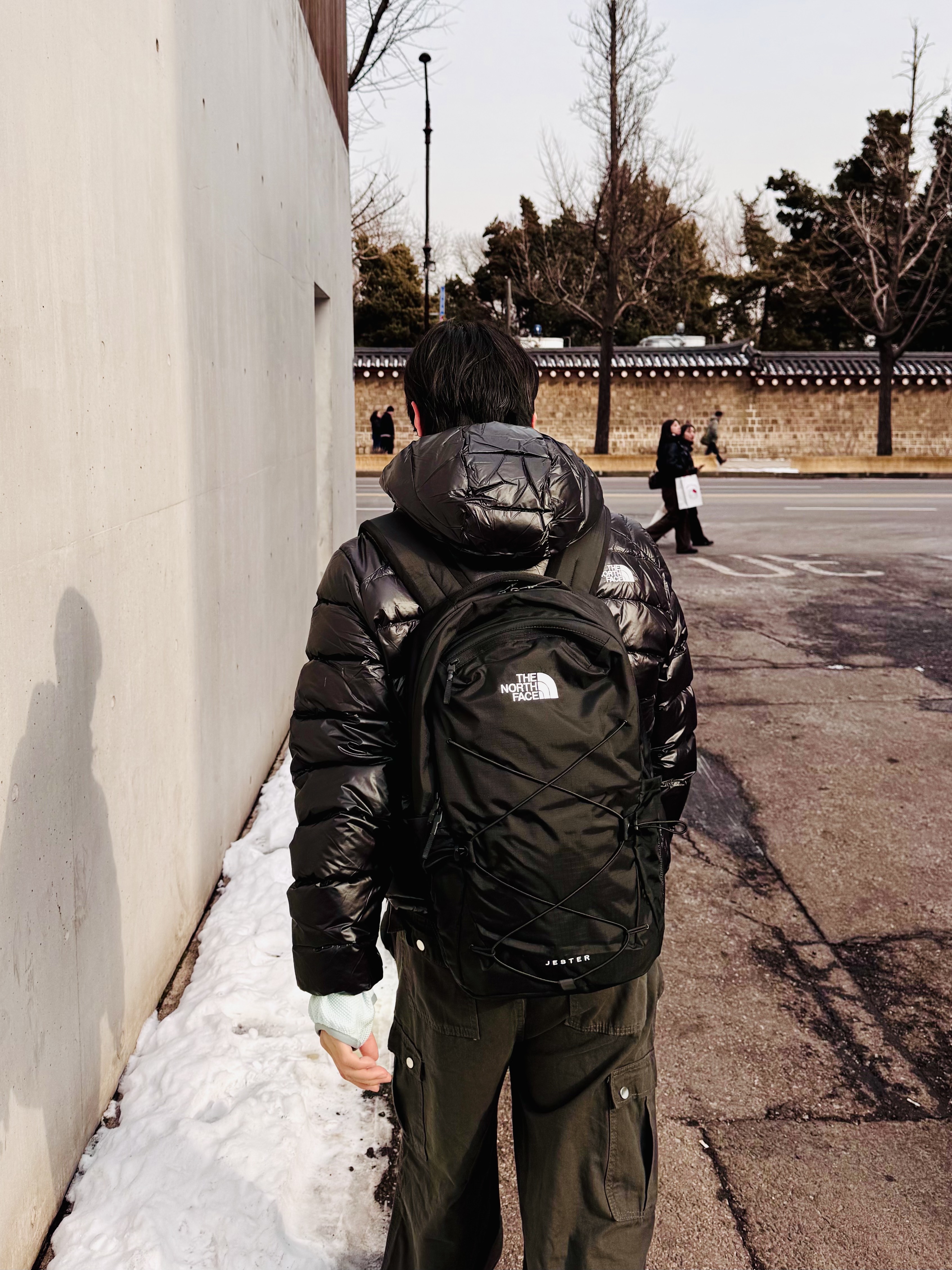 The North Face Matier EX RDS Down Hoodie Black, Oakley Meridian Low Ext Blackout 착용 스타일 - 3