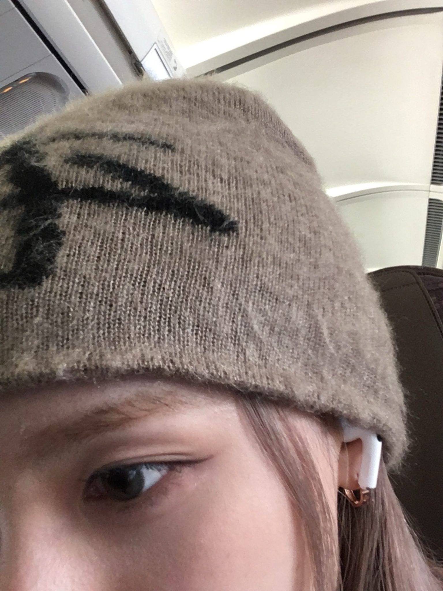 Stussy Brushed Out Stock Skullcap Beanie Sand 착용 스타일 - 1