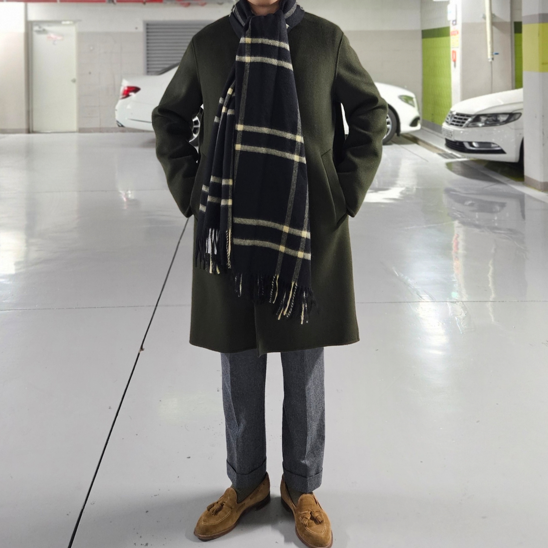 Alden 6243 Suede Unlined Flex Penny Loafer Snuff - D, Rolex Submariner 41mm 124060 Black Oyster 착용 스타일 - 2