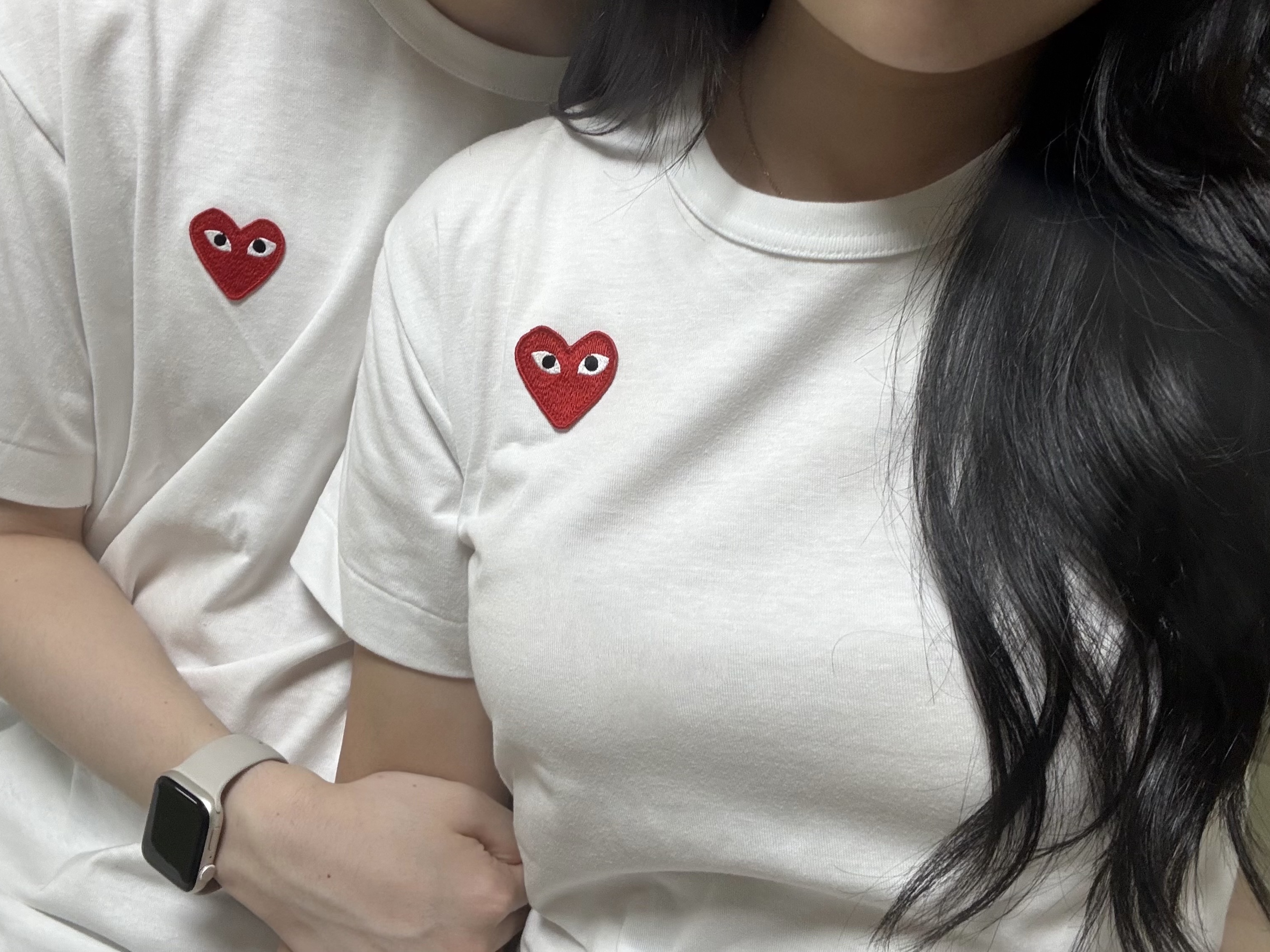Play Comme des Garcons Red Heart T-Shirt White 착용 스타일 - 2