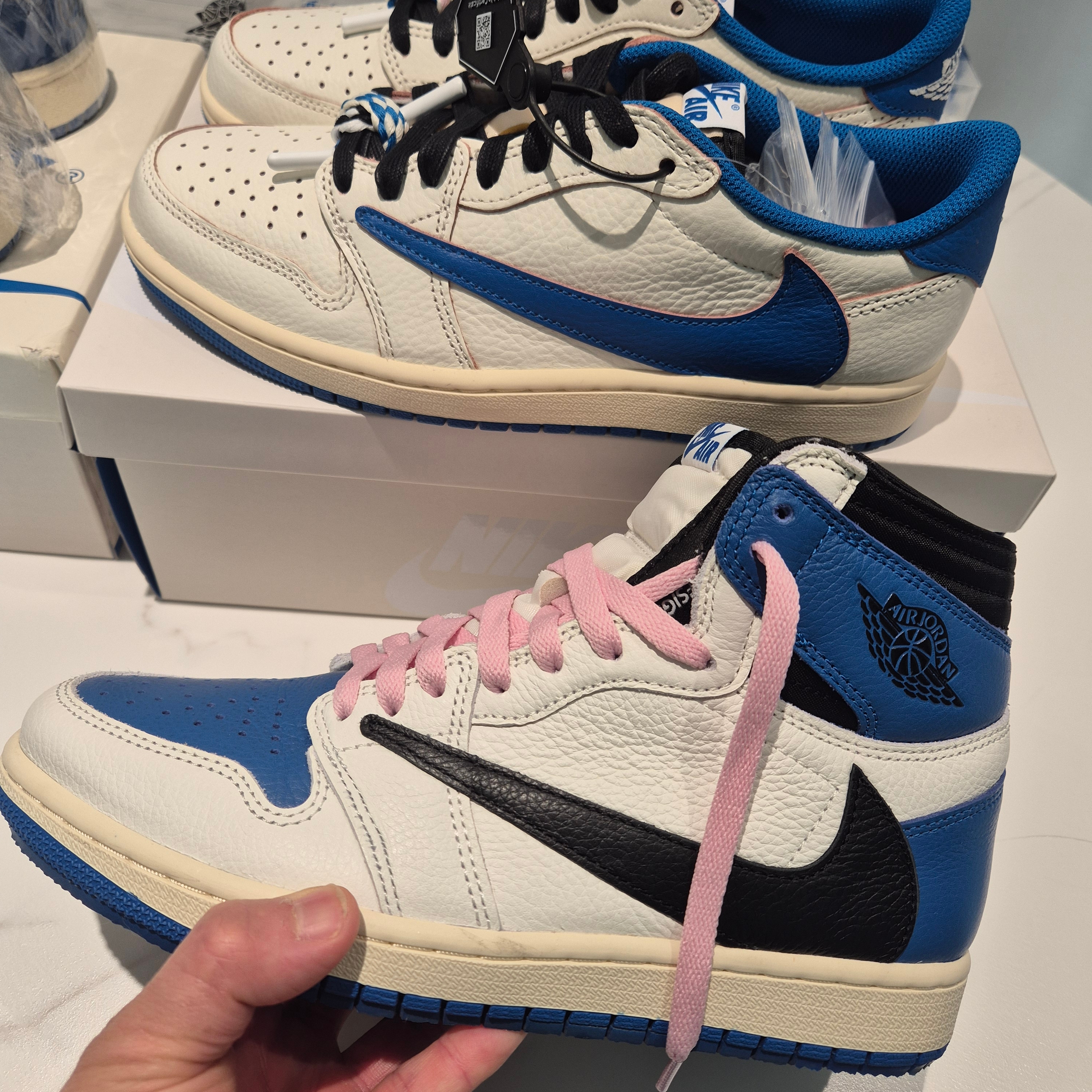 Jordan 1 x Travis Scott x Fragment Retro Low OG SP Sail Military Blue, Jordan 1 x Travis Scott x Fragment Retro Low OG SP Military Blue 착용 스타일 - 8