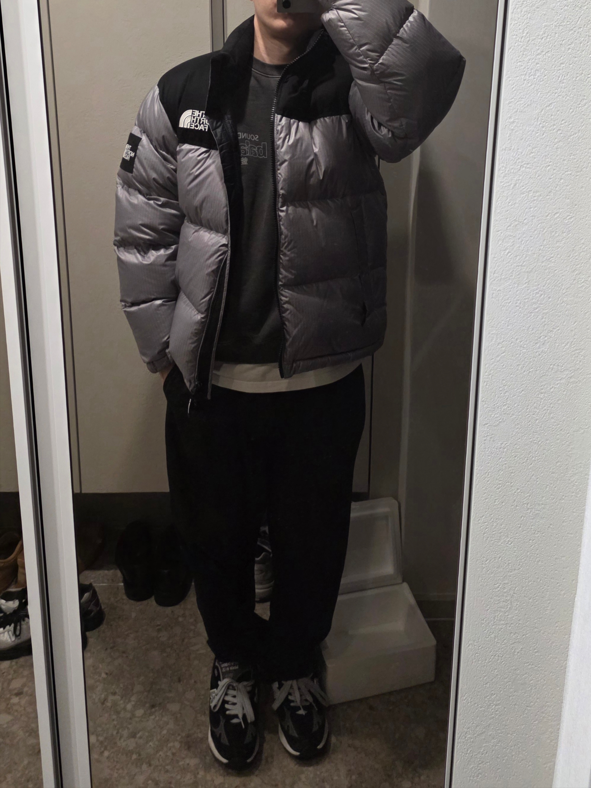 The North Face White Label Novelty Nuptse Down Jacket Heather Gray 착용 스타일