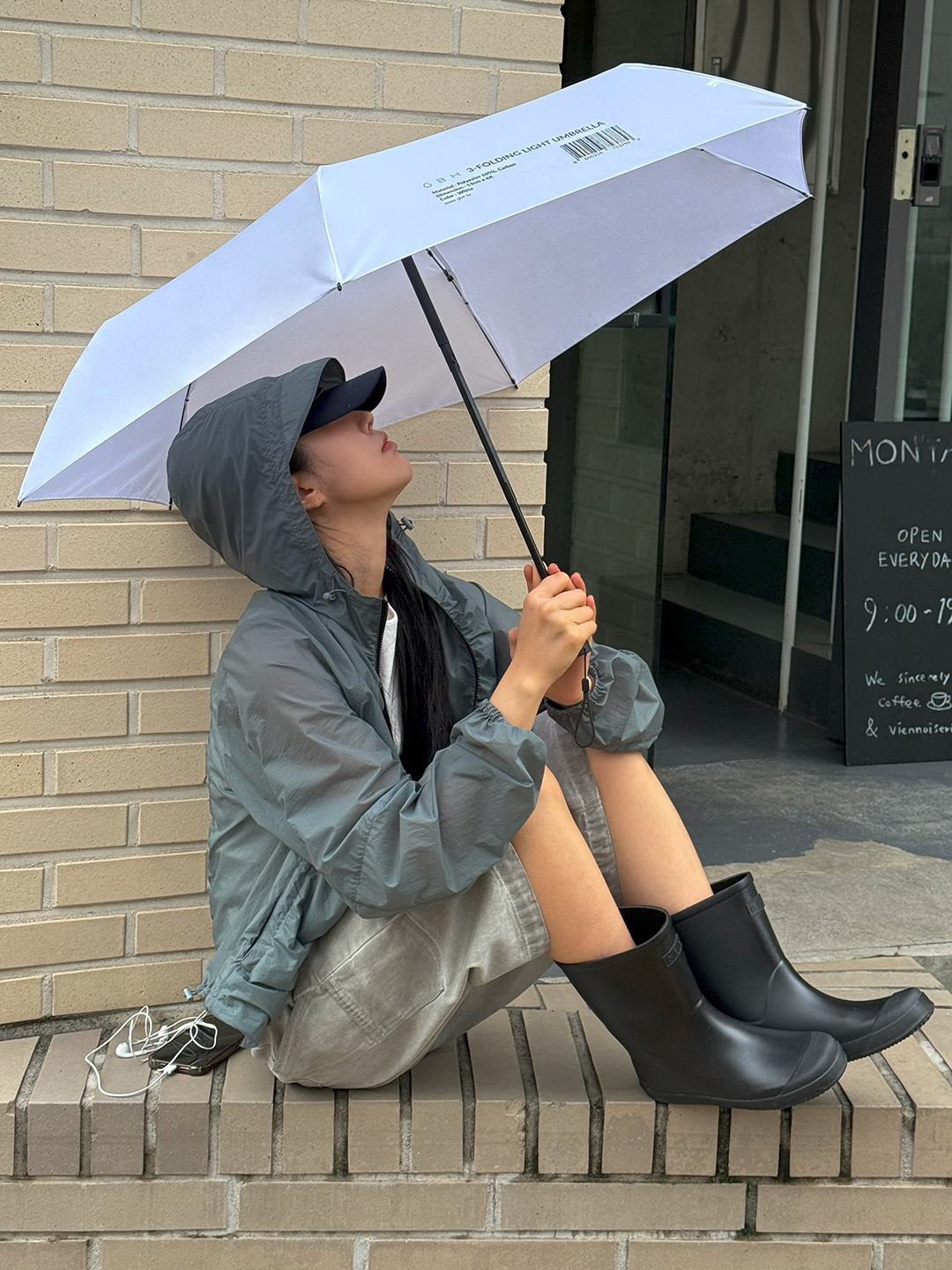 GBH HOME 3-Folding Light Umbrella, GBH HOME Rubber Rain Boots (5 Sizes) 착용 스타일