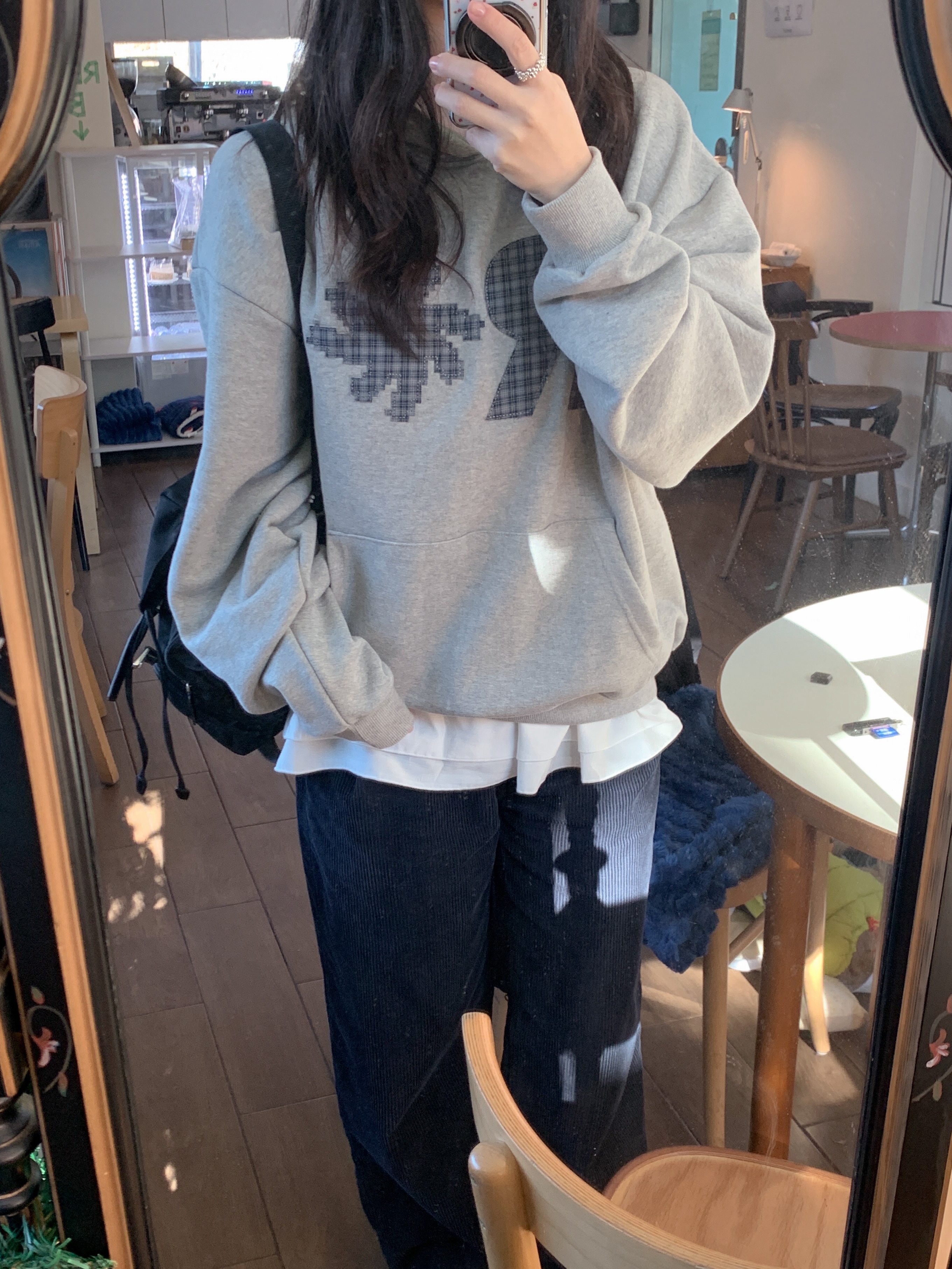 SLOW RECORD HOUSE Check Patch Hoodie Grey 착용 스타일 - 6