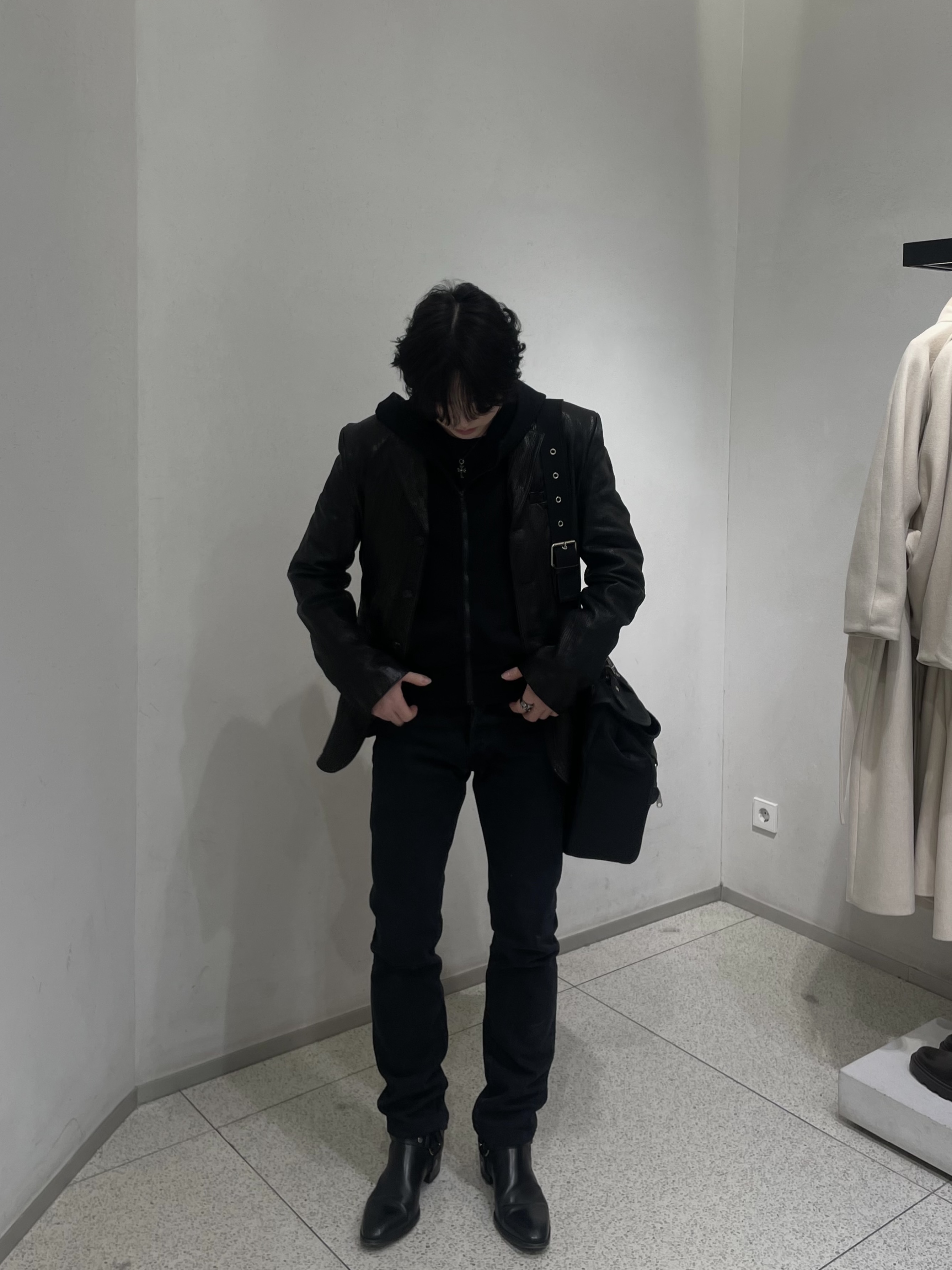 Levi's x JJJJound 501 93 Jean Black Overdye 착용 스타일 - 2