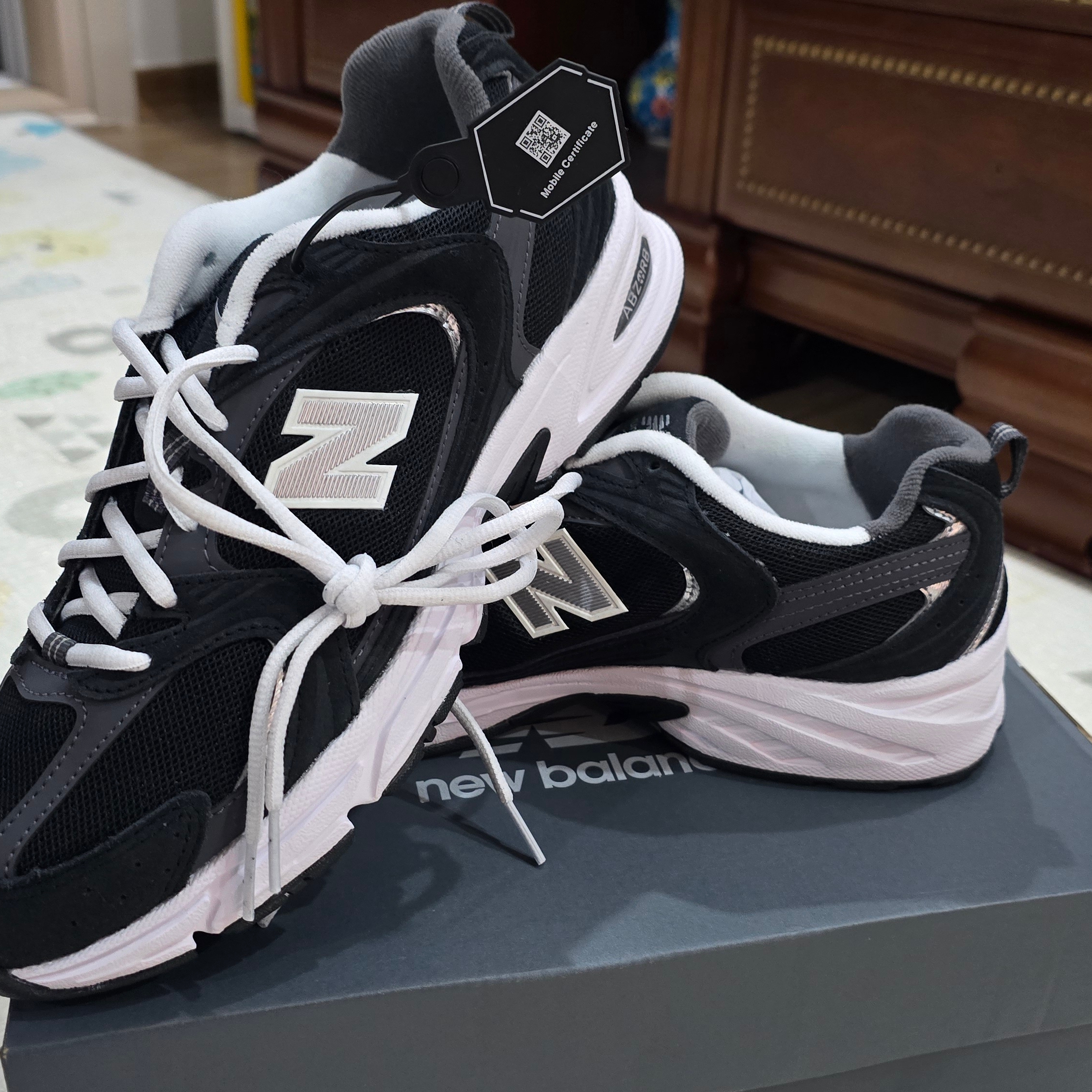 New Balance 530 Classic Black 착용 스타일 - 3