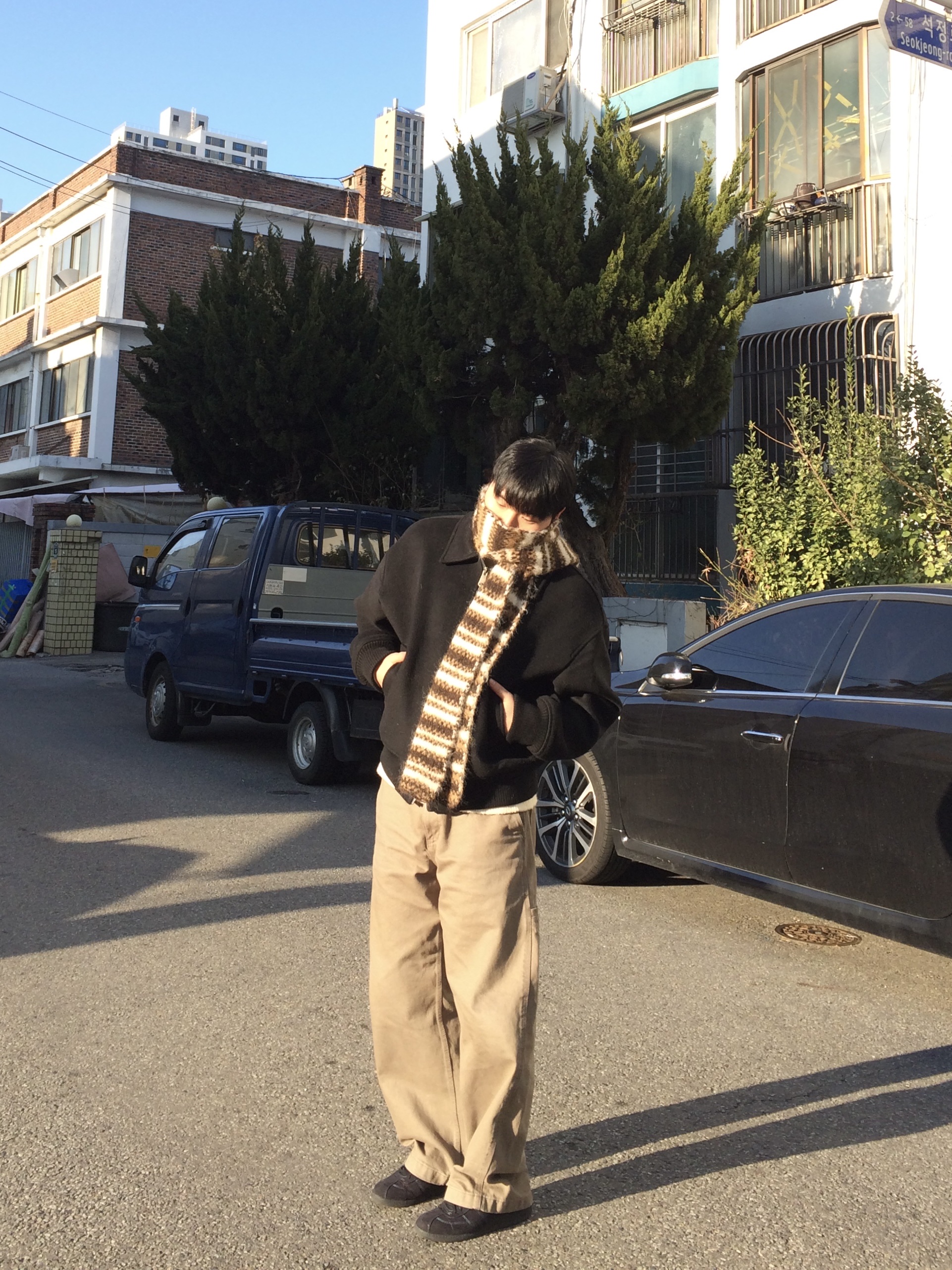 (W) GU Barrel Leg Pants Olive 착용 스타일 - 1