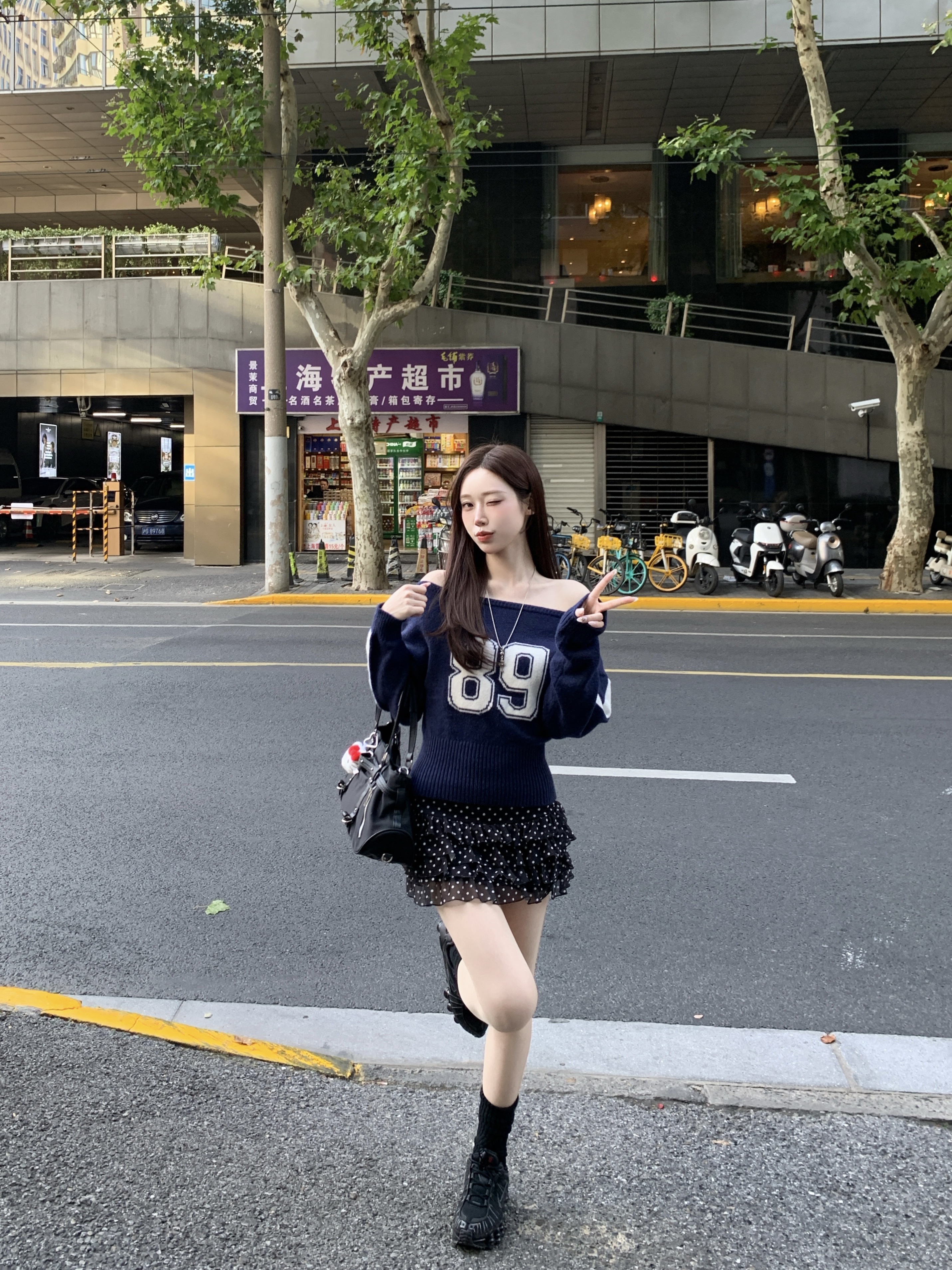 (W) Nike Shox TL Black and Max Orange 착용 스타일