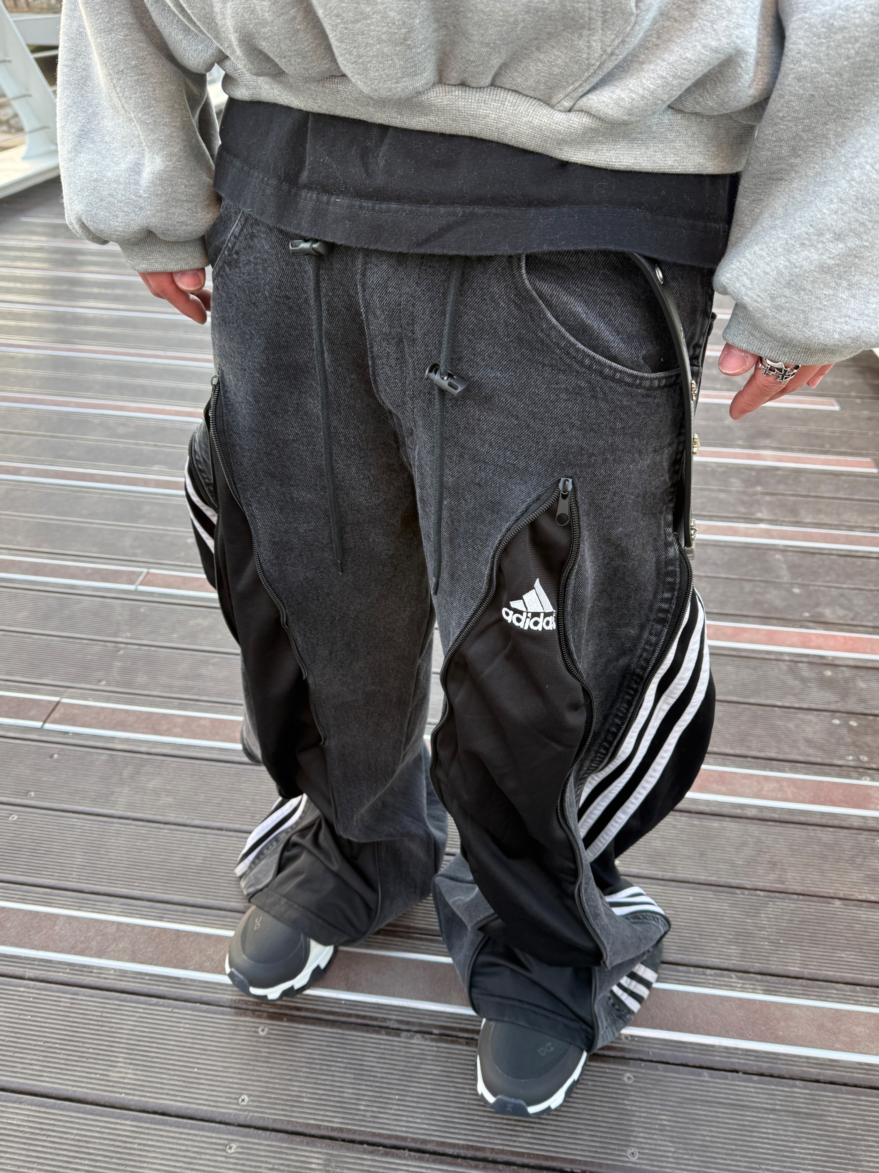 Roa Light Down Jacket Black, On Running x Post Archive Faction (Paf) Cloudmonster Hyper Black 착용 스타일 - 6